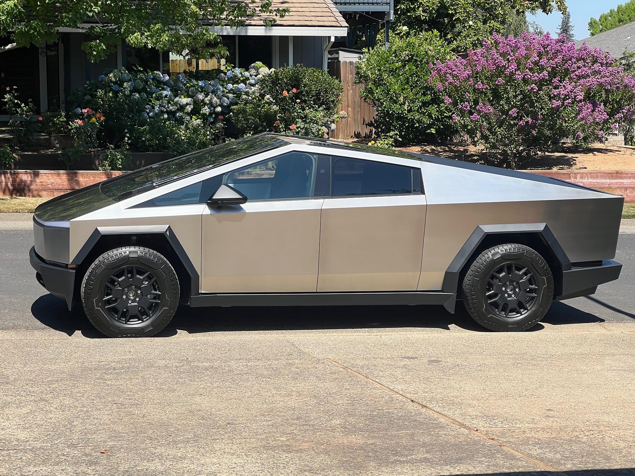 Tesla Cybertruck Best Carwash methods IMG_4807