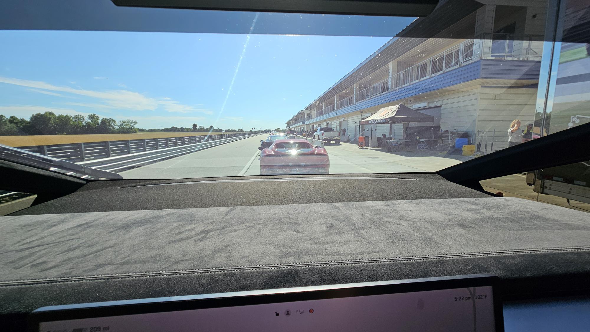 Tesla Cybertruck Cybertruck vs. Ferrari 1000028880