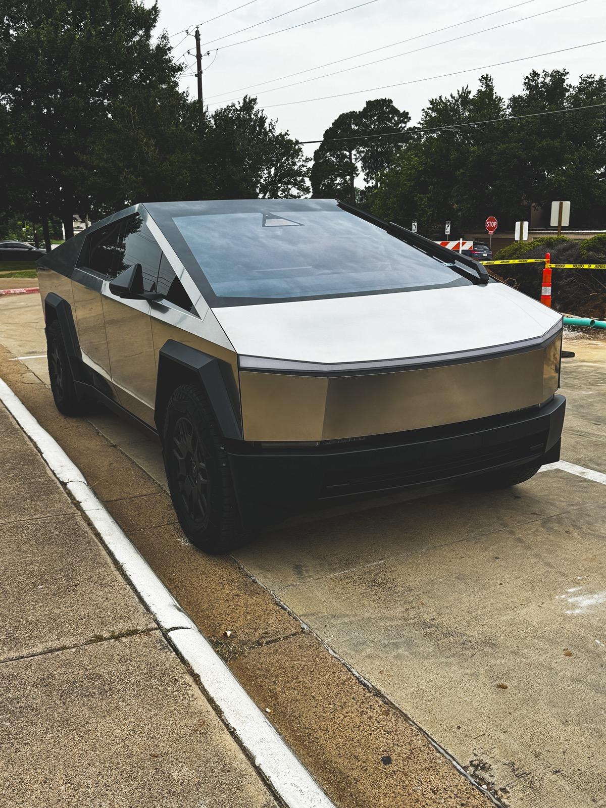 Tesla Cybertruck Unedited CT’s only! Don’t mess with perfection. IMG_0072.JPG