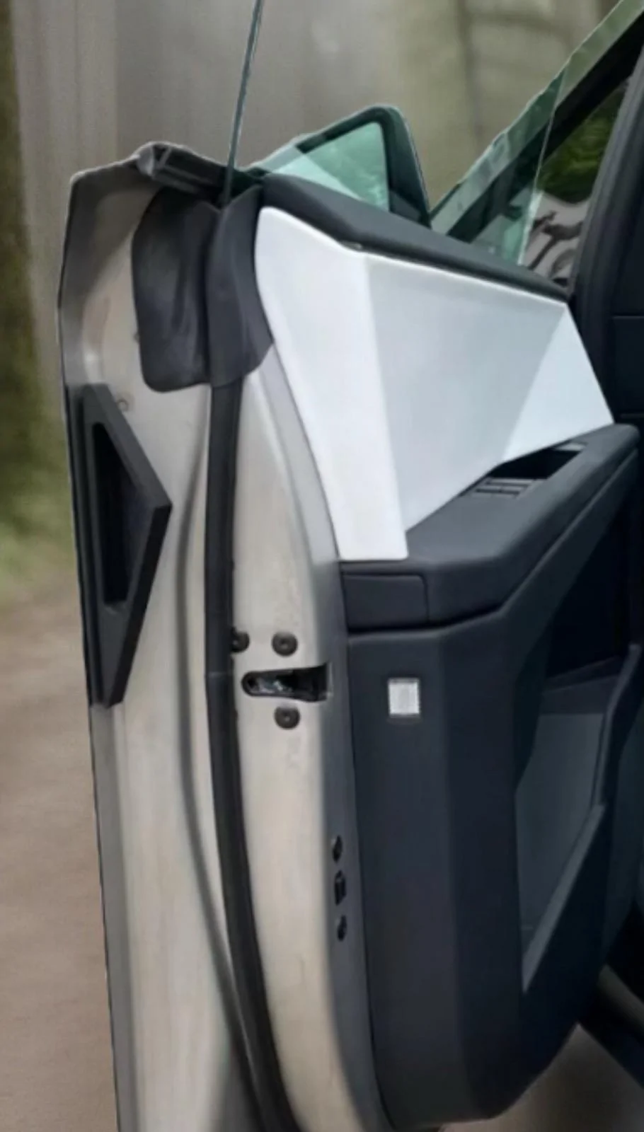 Tesla Cybertruck Door Grab Handles IMG_3258