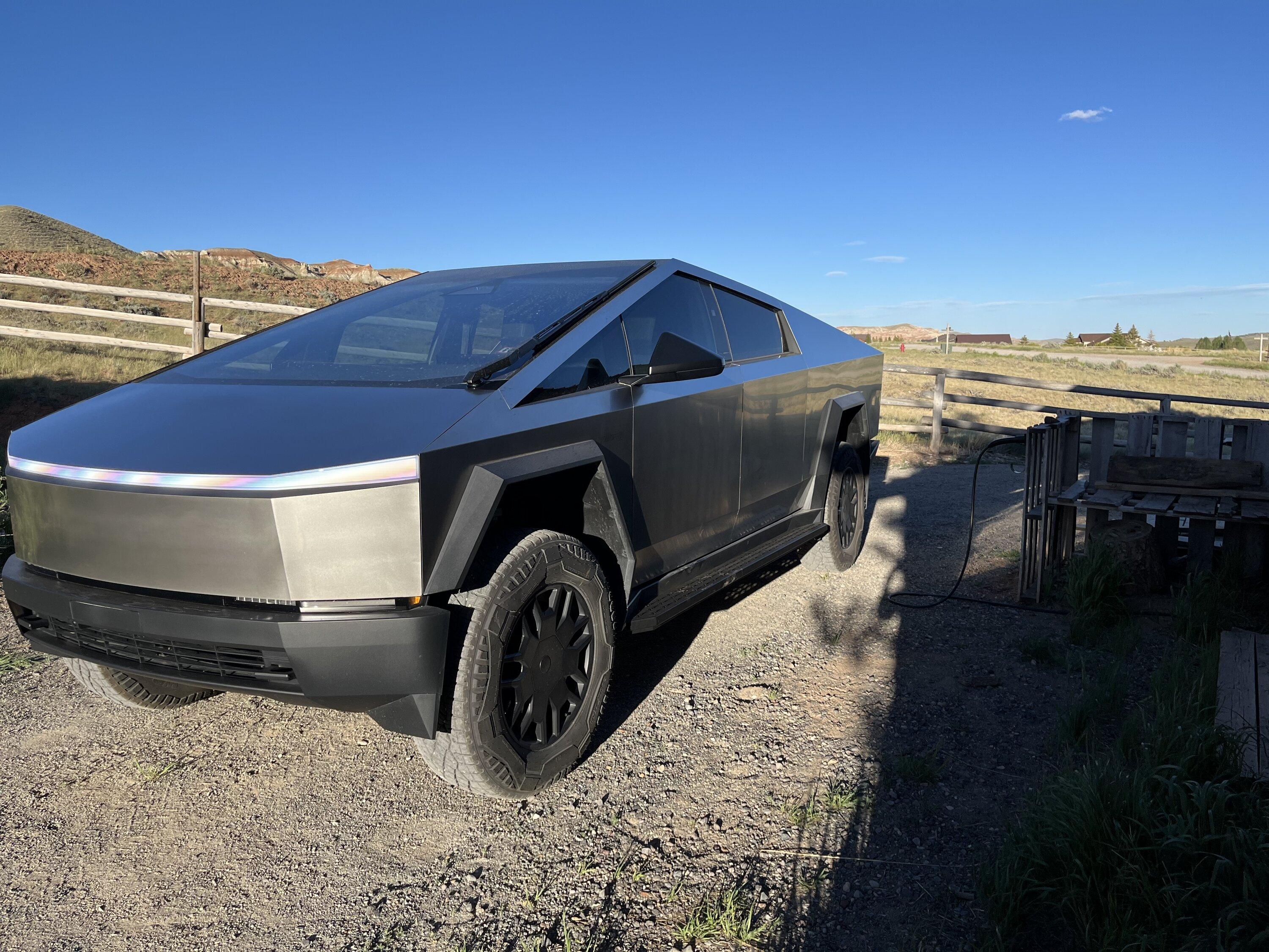 Tesla Cybertruck ***NEW***RealWheels EV Stainless Steel Running Boards Lance A Black Running Boards-2