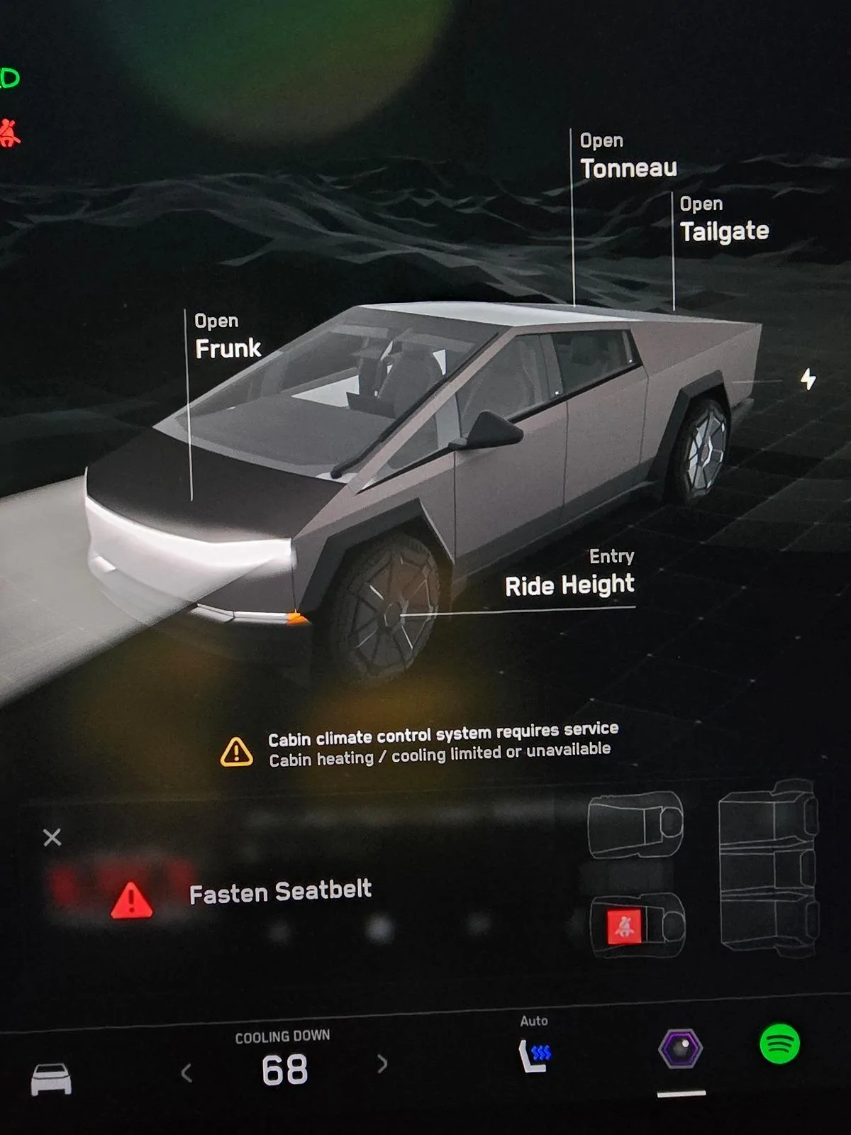 Tesla Cybertruck Air Conditioner Just Died in Arizona 1000009633