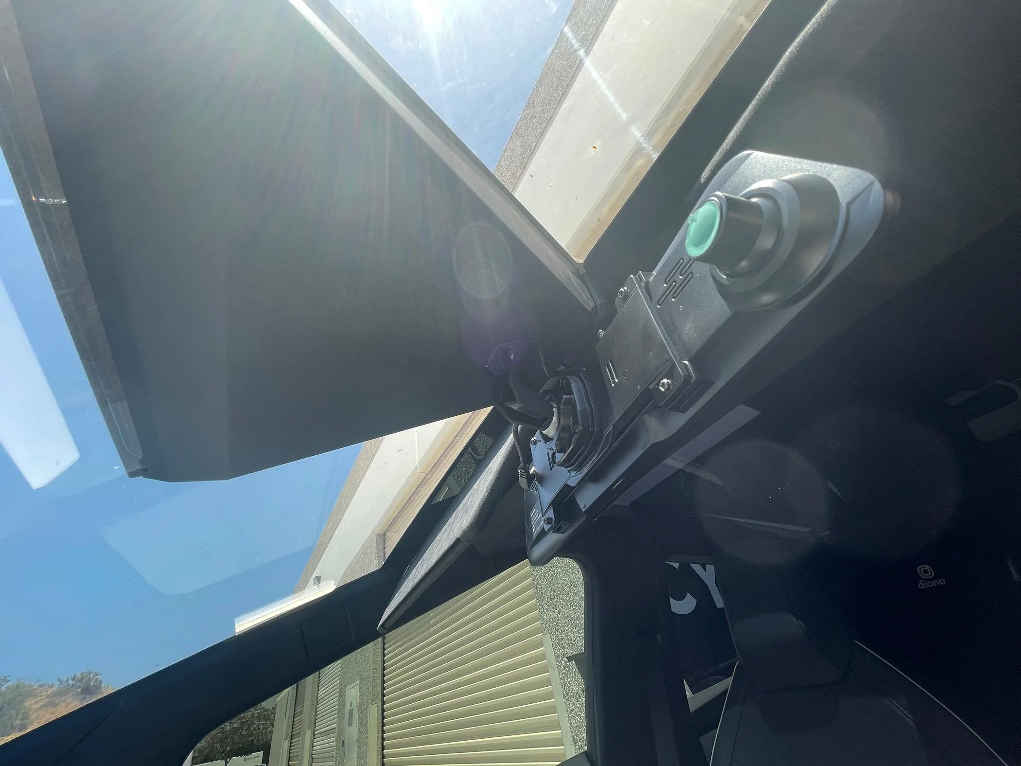 Tesla Cybertruck Aftermarket rear view mirror -- any dual digital and analog mirror compatible with Cybertruck? IMG_6326