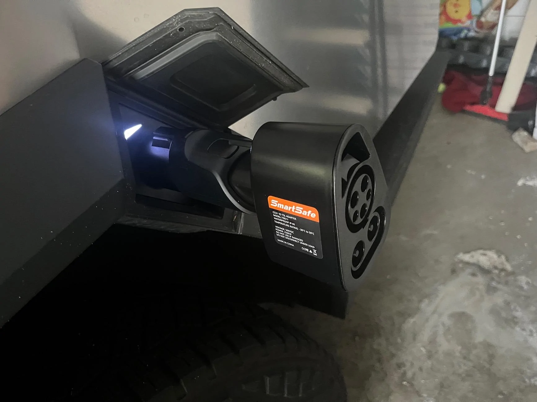 Tesla Cybertruck CCS Cybertruck Adapter IMG_0670