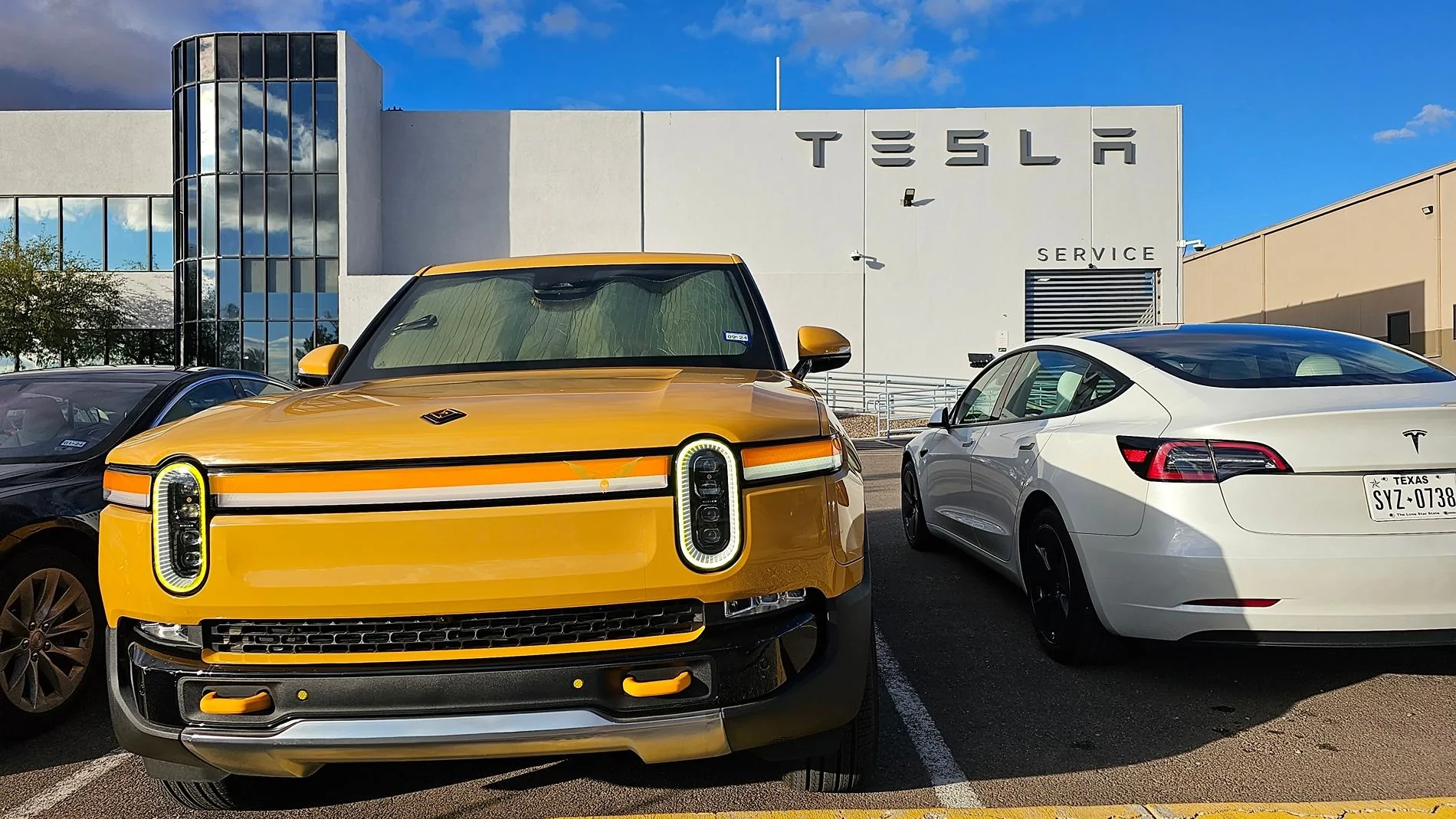 Tesla Cybertruck Sunflower Yellow (FlexiShield PPF) + Cyberbeast Cerberus logo looks great on Cybertruck 20231113_155125