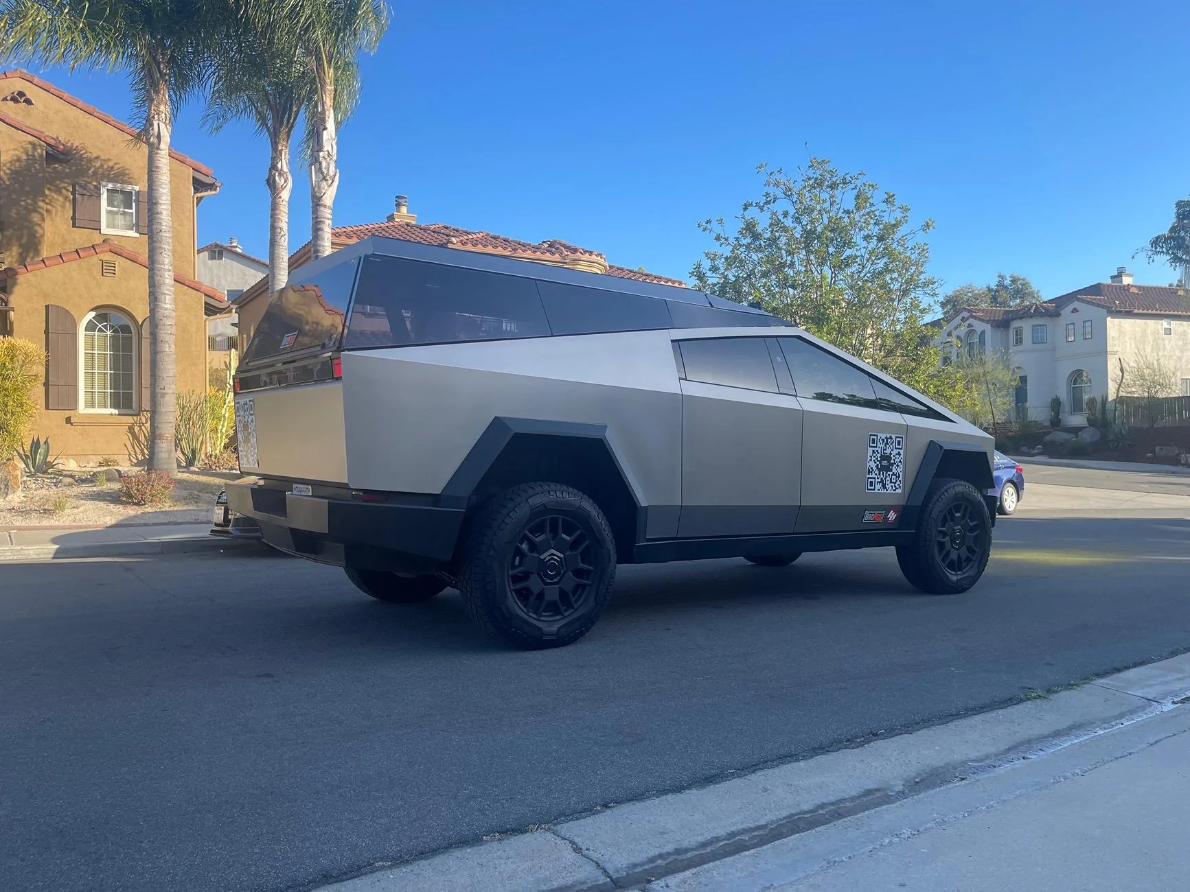Tesla Cybertruck CYBERTRUCKco World’s First Production-Intent roofrack w/ custom rooftop tent IMG_6371