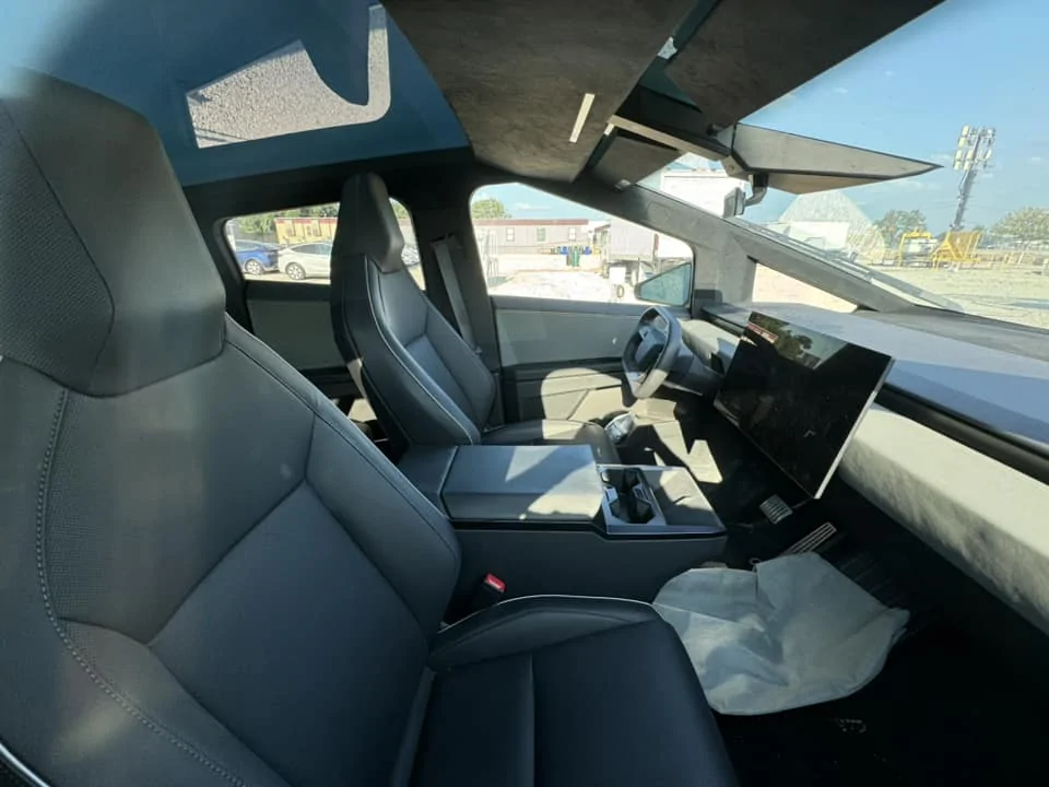 Tesla Cybertruck Tactical Grey Interior waiting room (updated with delivered photos & videos) 1000000318