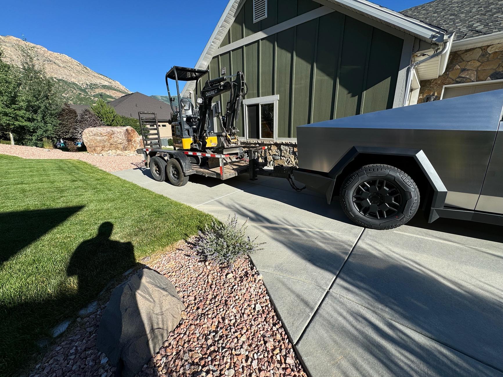 Tesla Cybertruck 🦾 Cybertruck doing truck stuff!  Post your photos! IMG_8912