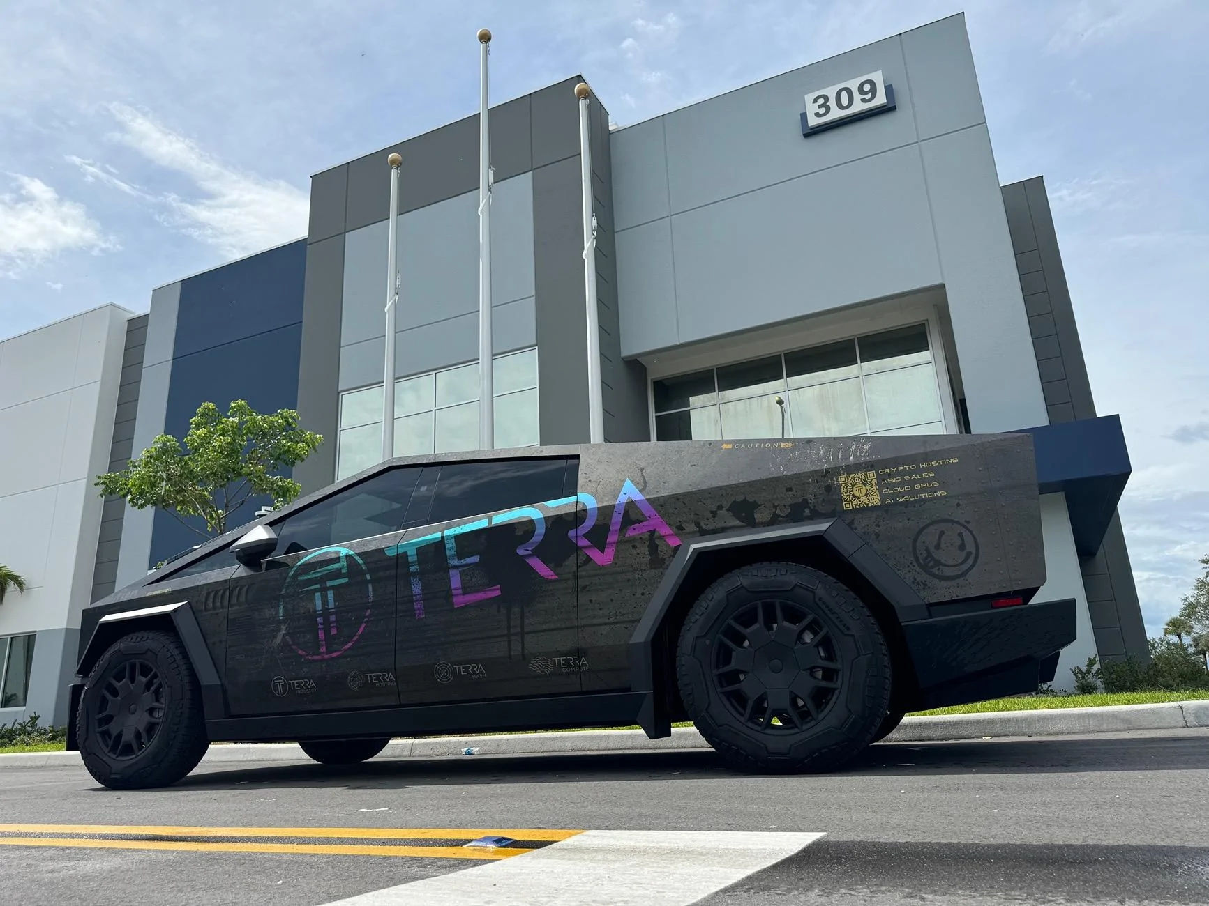 Tesla Cybertruck 1 month, 4k miles and holy crap!!!!! IMG_5326