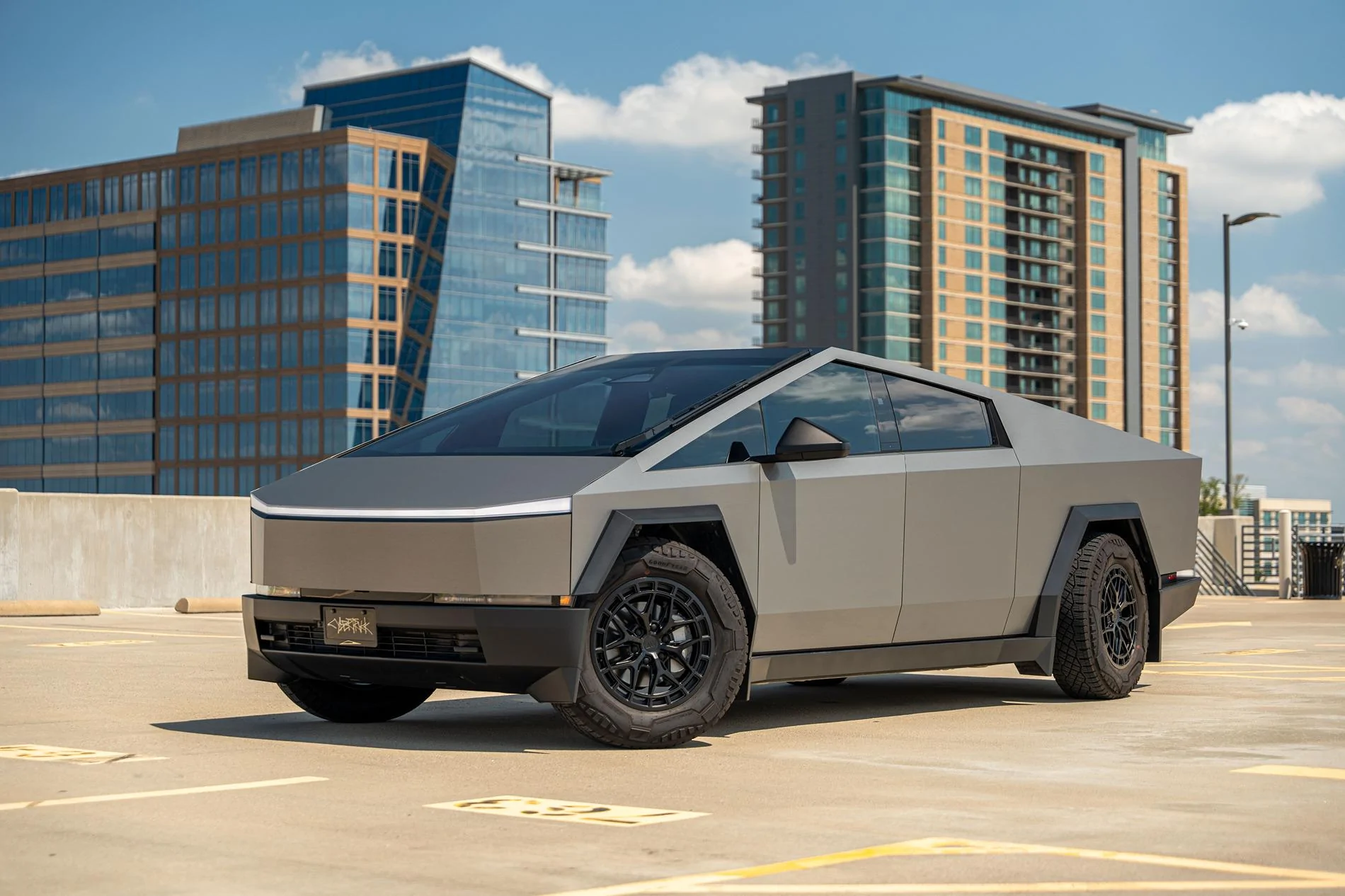 Tesla Cybertruck Monoblock forged AW09 Atomic Wheels installed photos & review. [AW09]-06