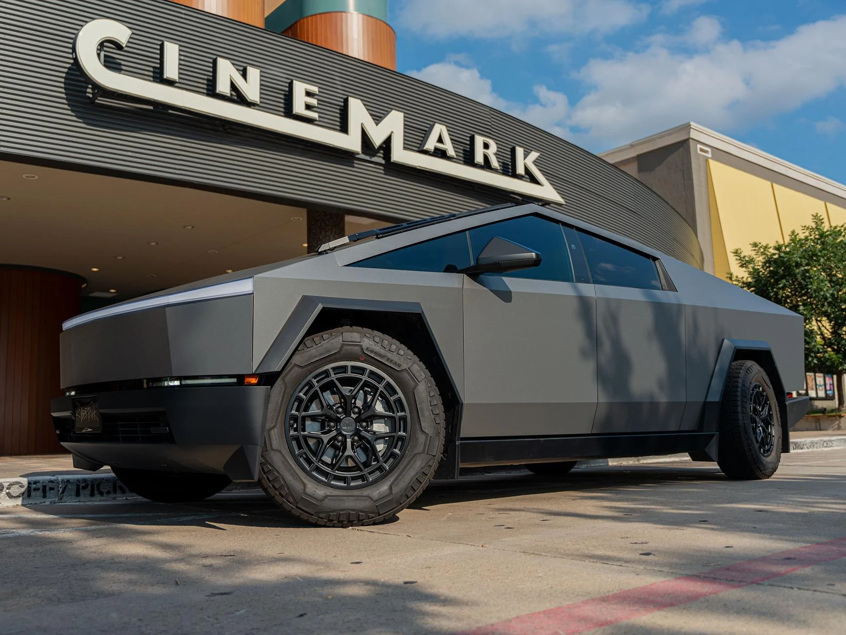 Tesla Cybertruck Monoblock forged AW09 Atomic Wheels installed photos & review. [AW09]-38