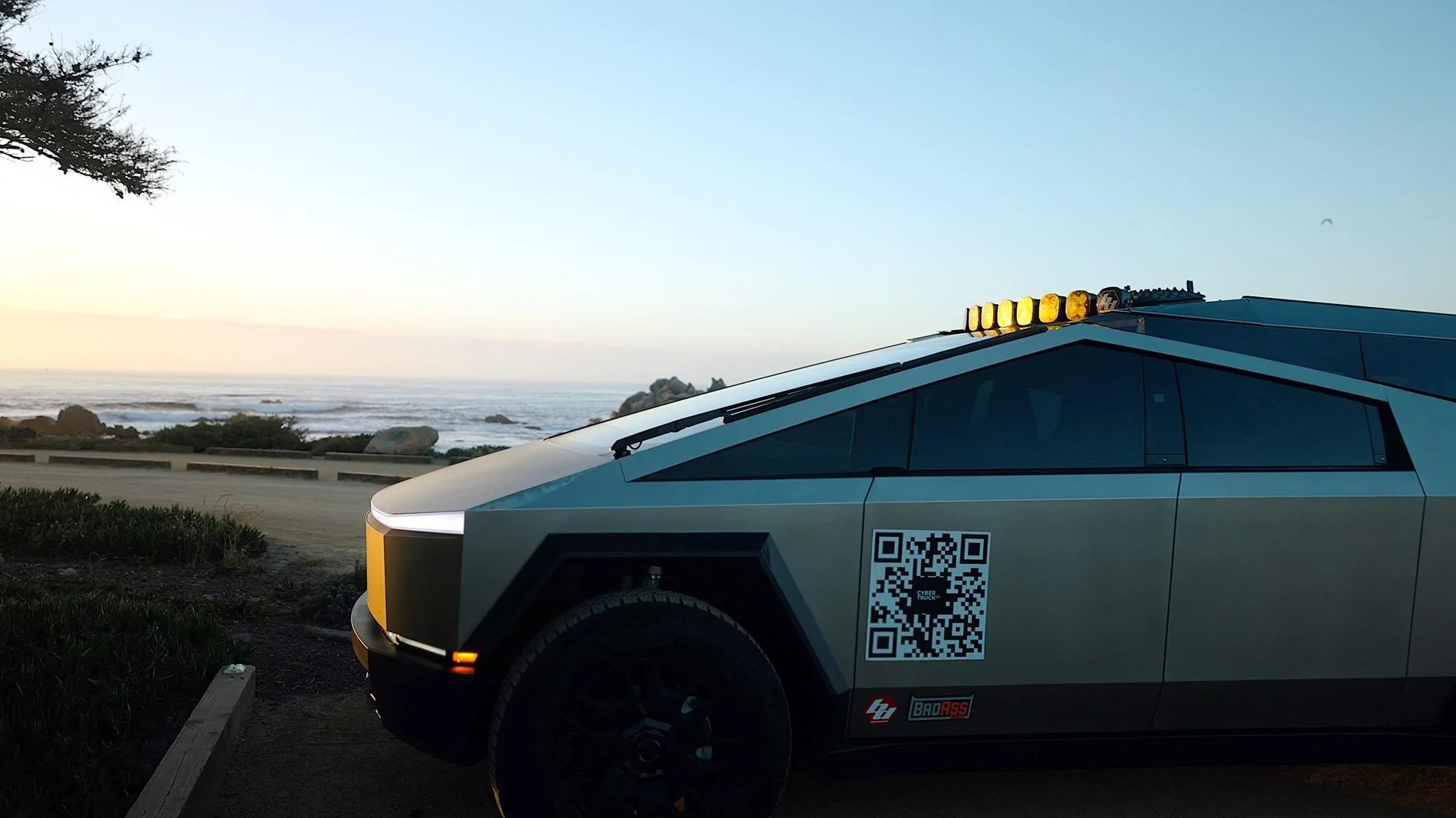 Tesla Cybertruck CYBERTRUCKco World’s First Production-Intent roofrack w/ custom rooftop tent sanansf
