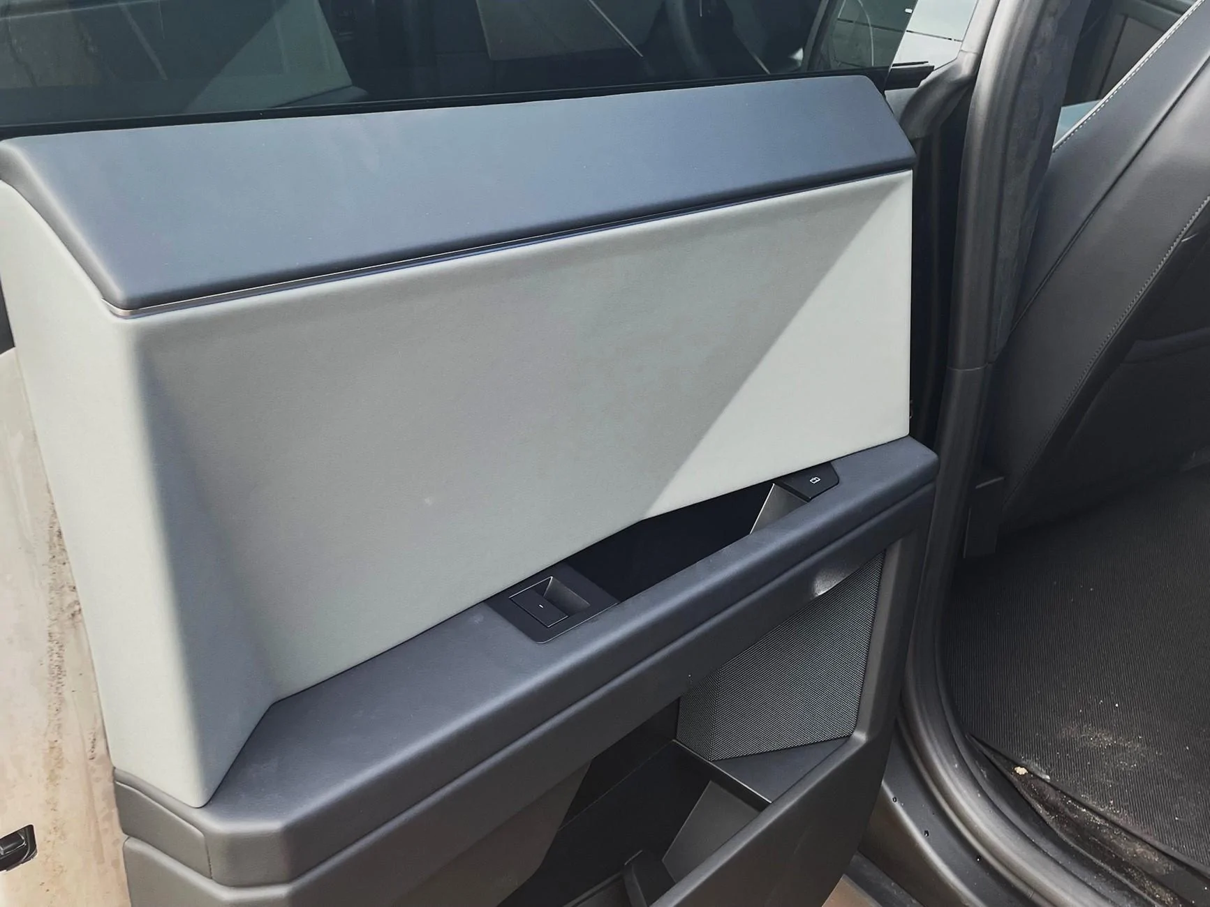 Tesla Cybertruck Tactical Grey Interior Cybertruck (CyberBeast)'s Surprising & Amazing Delivery Experience in Houston Area IMG_3691