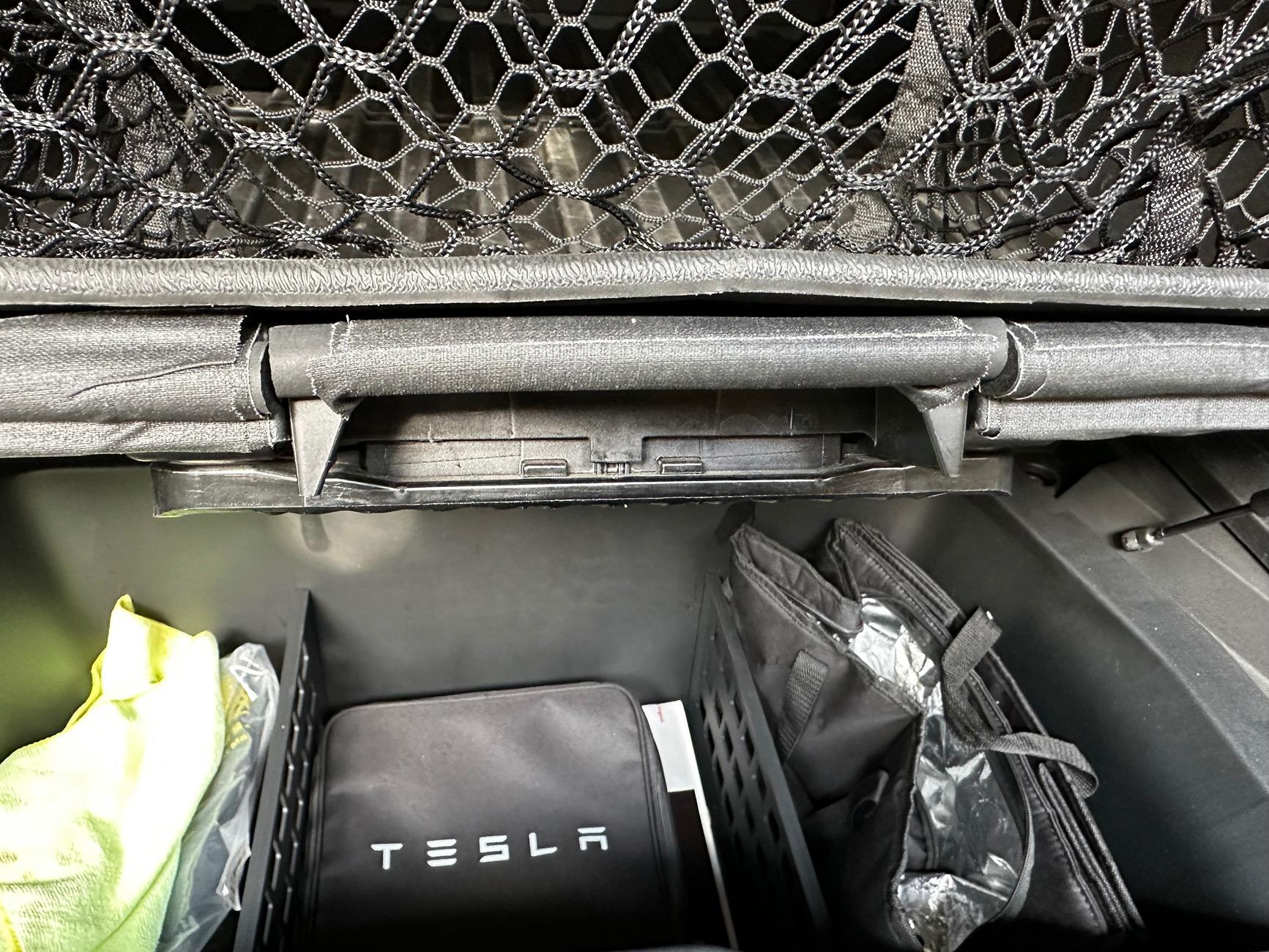 Tesla Cybertruck Huge gap between tailgate and bed of the Cybertruck IMG_1833