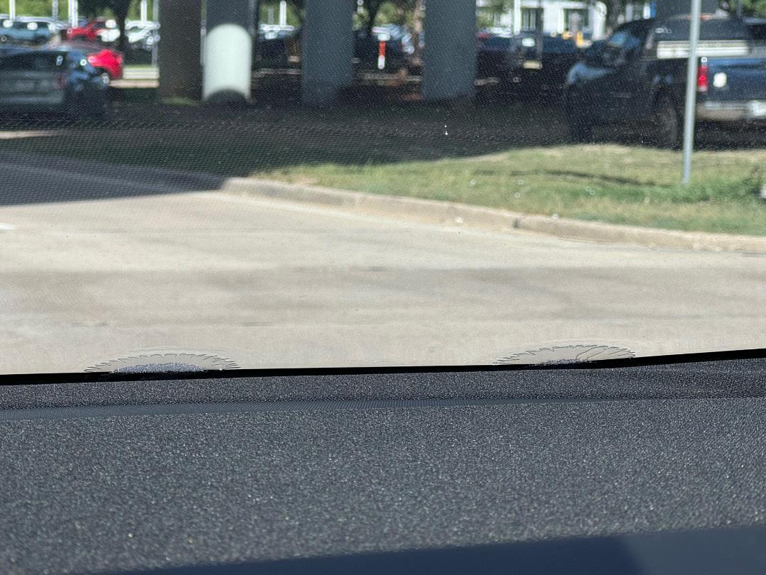 Tesla Cybertruck Windshield Glue Problem Discovered ... wind2