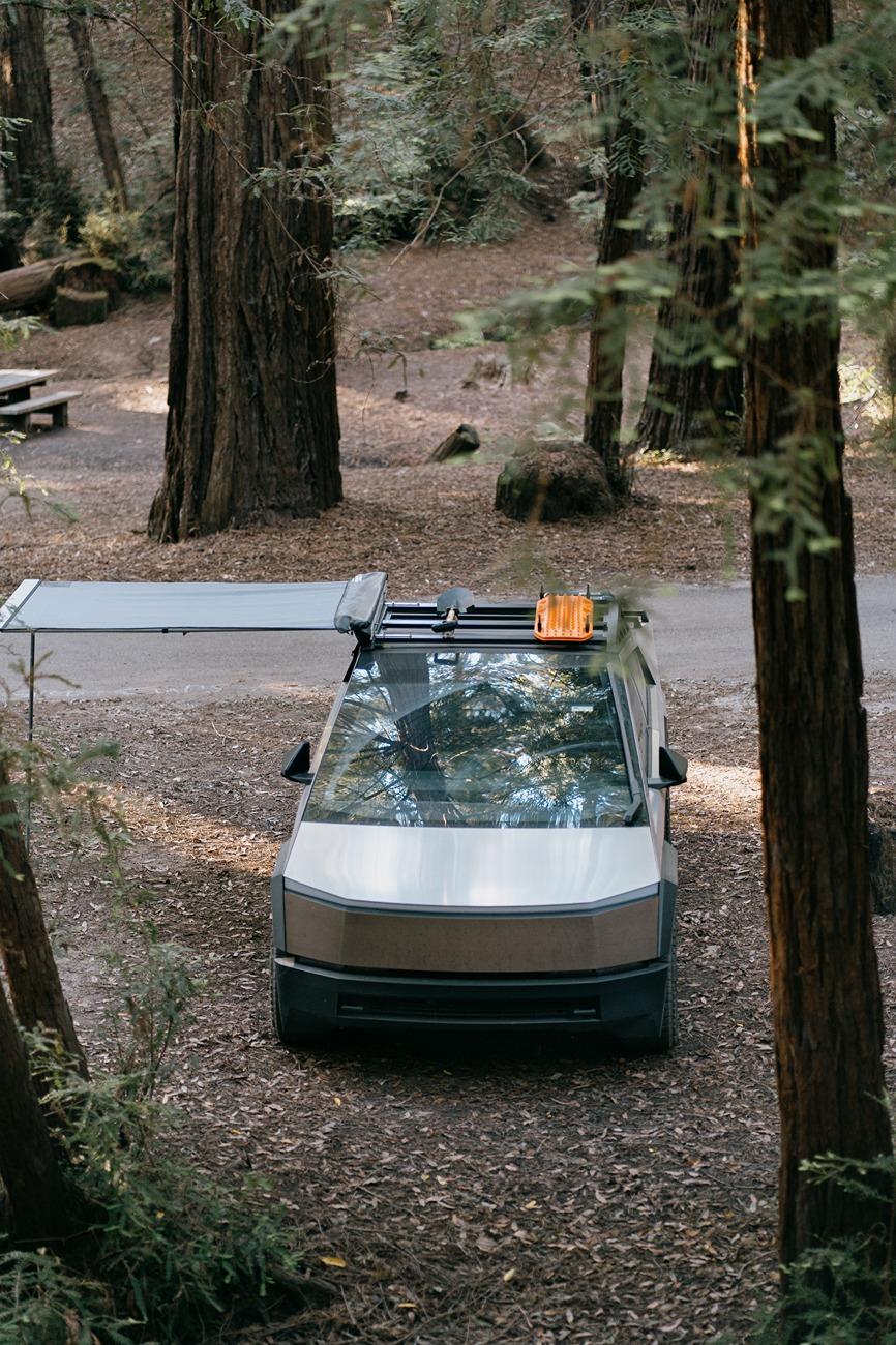 Tesla Cybertruck TESLA CYBERTRUCK MARS™ EXPEDITION CROSSBAR DSC08571