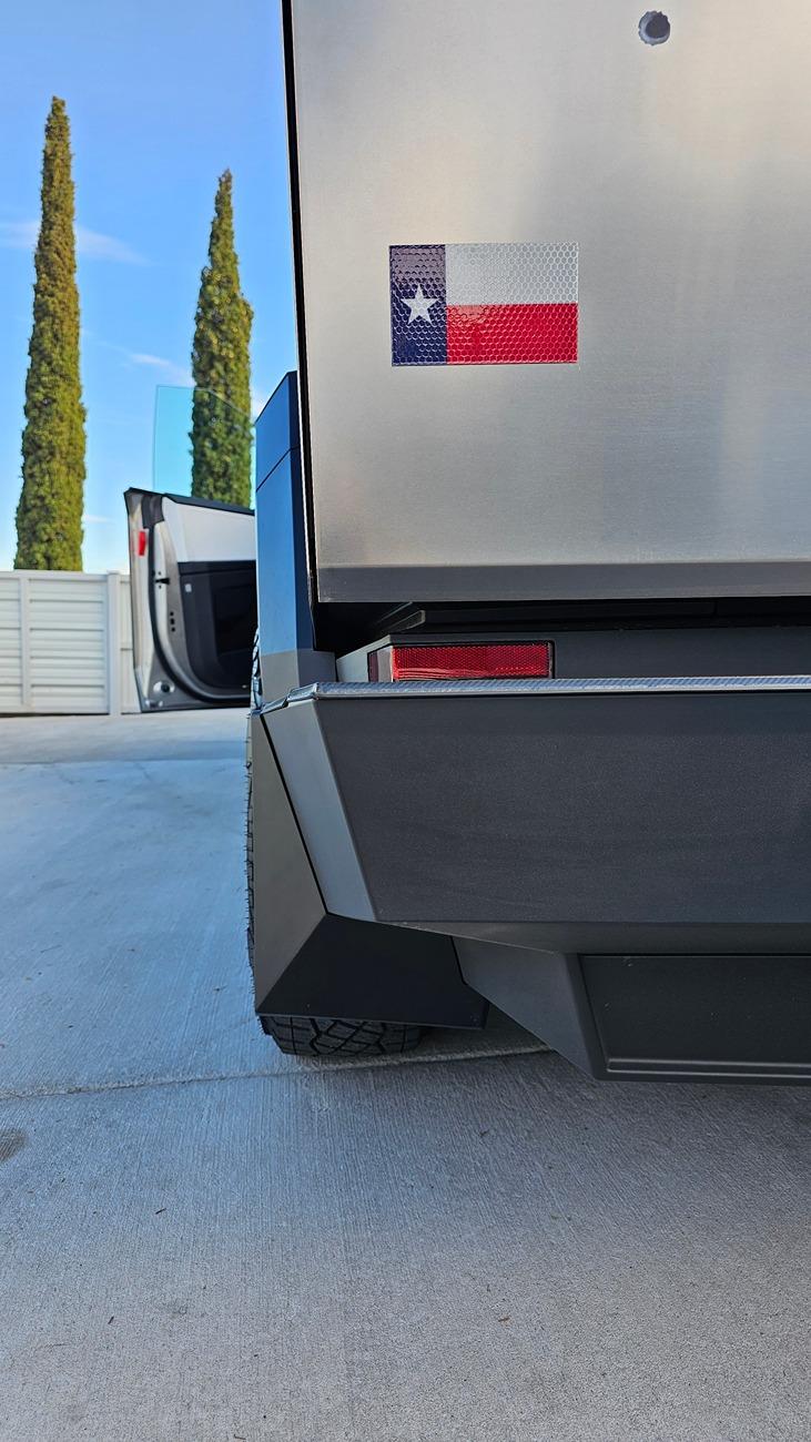 Tesla Cybertruck Source for Low Cost Cybertruck Accessories 20240703_180517
