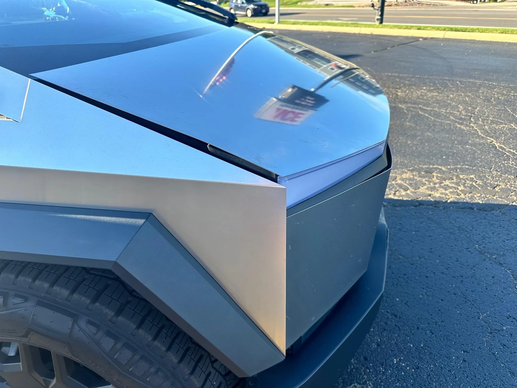 Tesla Cybertruck Cybertruck -1 🥊 Deer -0 IMG_2359