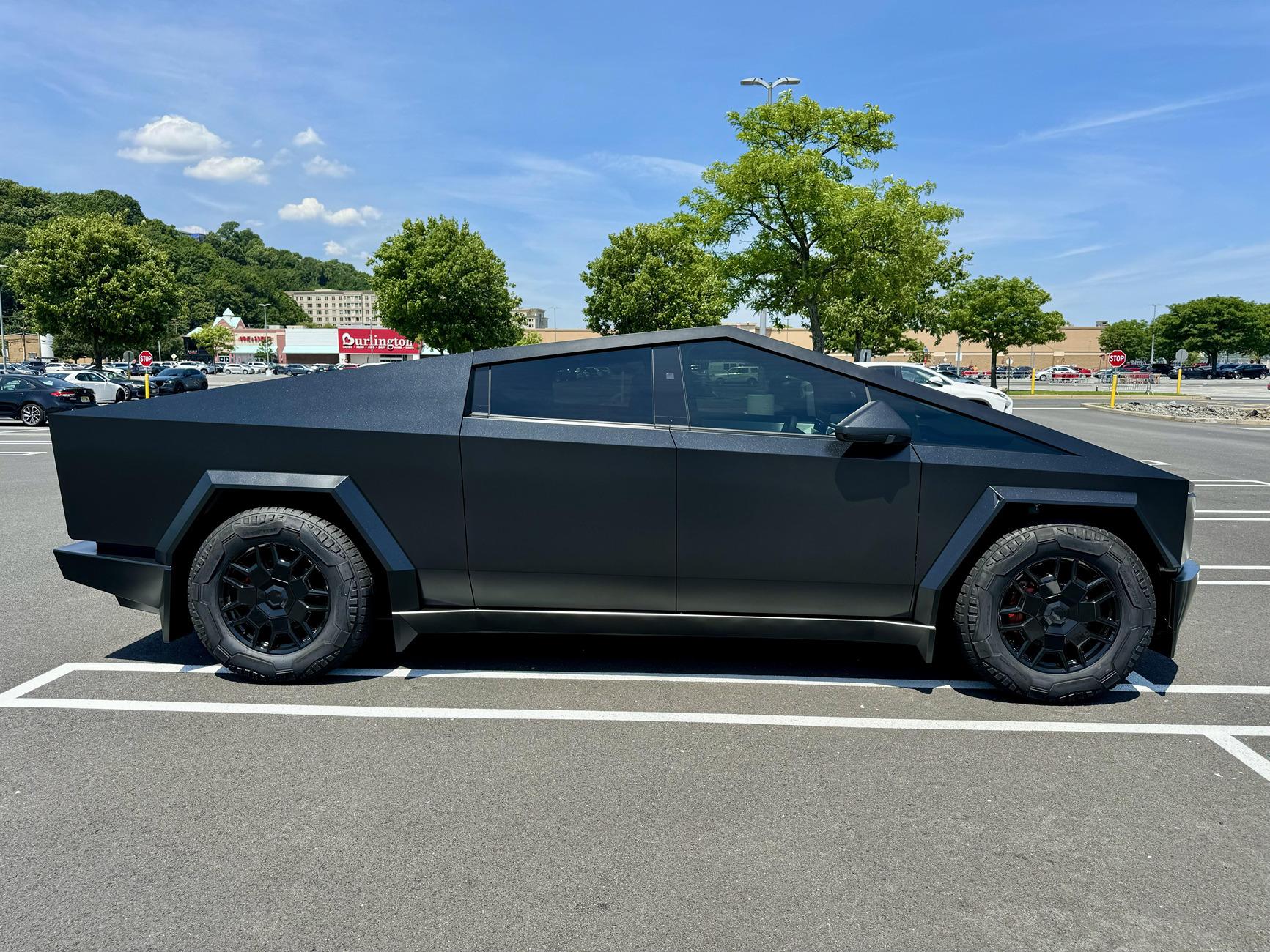 Tesla Cybertruck Plasti Dip flat black  Cybertruck satin-black-plasti-dip-liquid-wrapped-body-and-plastics-w-v0-386ruiw63gad1