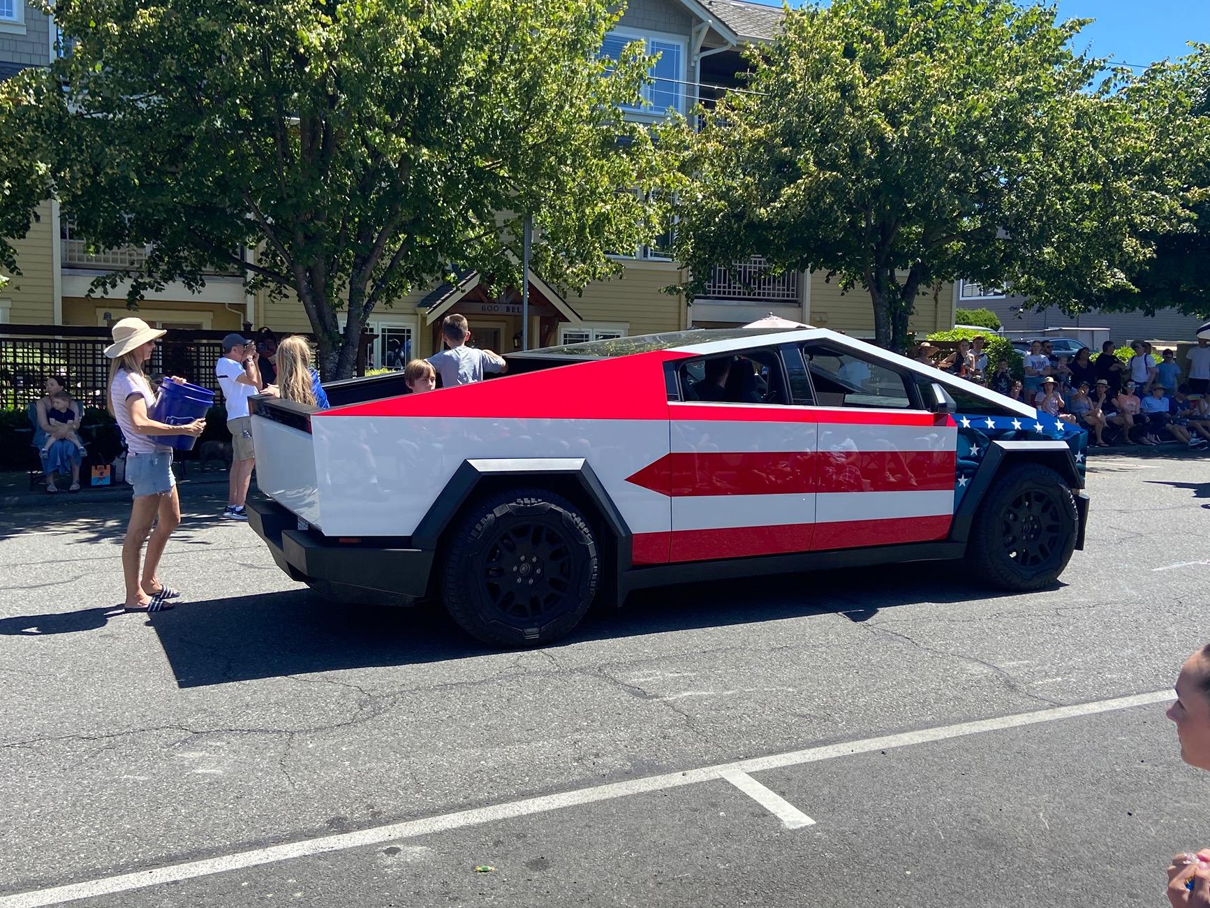 Tesla Cybertruck Patriotic wrap IMG_8780