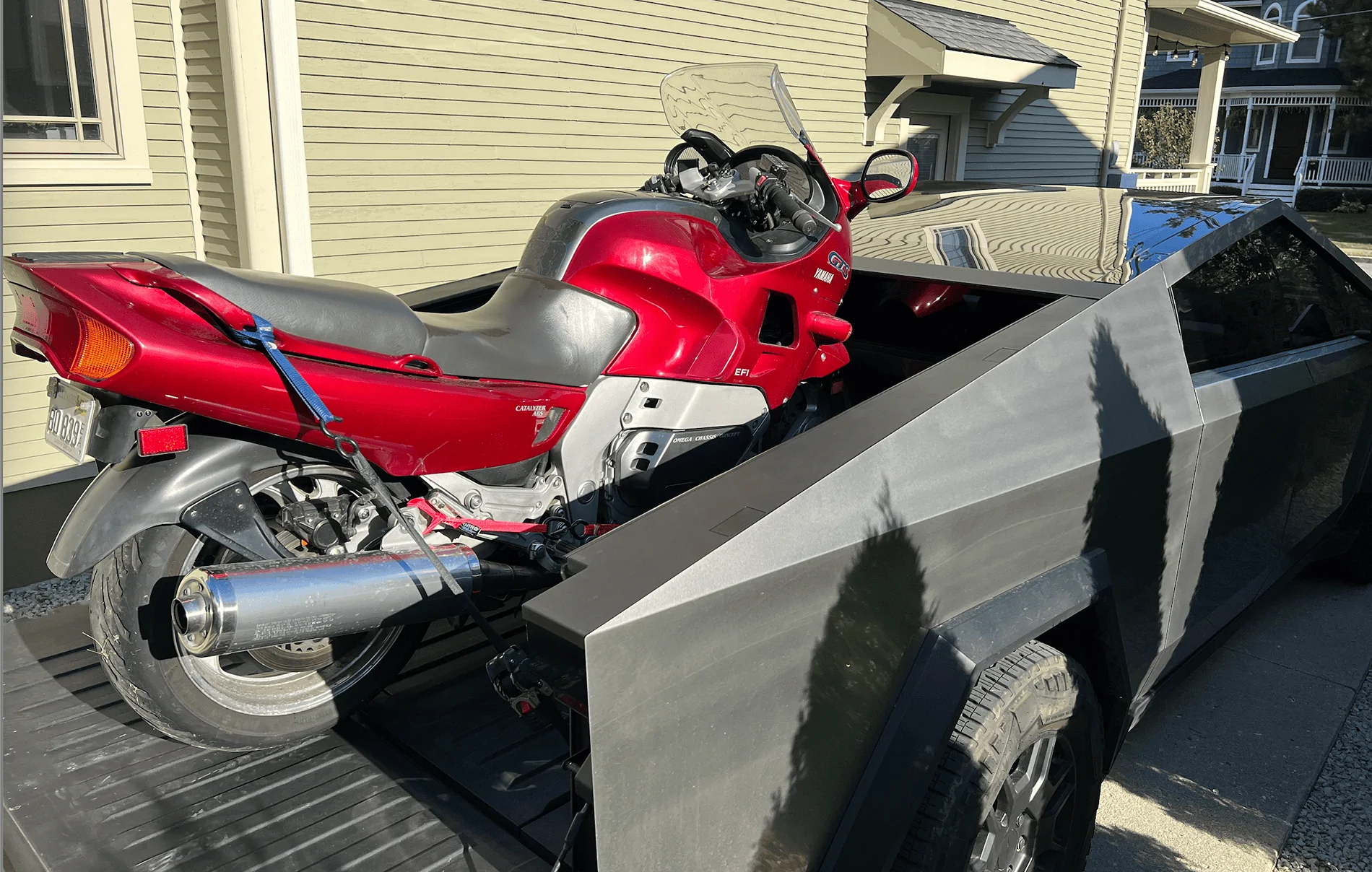 Tesla Cybertruck Motorcycle transport range impact 1720275407481-q