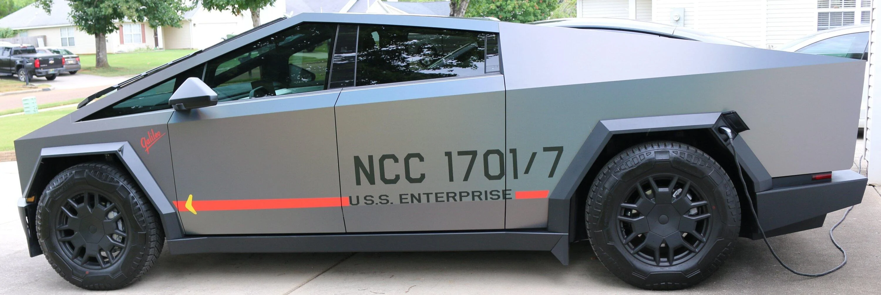 Tesla Cybertruck WTB 2 Phaser banks w/emitters and a compliment of Photon torpedoes and launcher 1