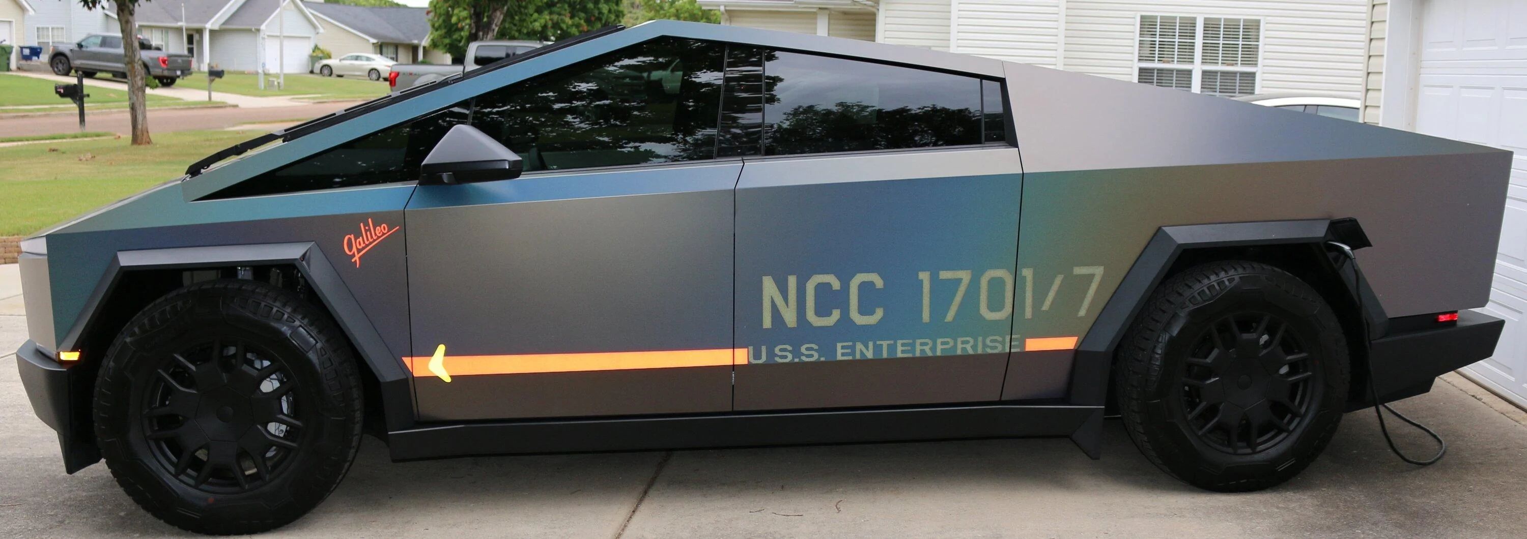Tesla Cybertruck WTB 2 Phaser banks w/emitters and a compliment of Photon torpedoes and launcher 2