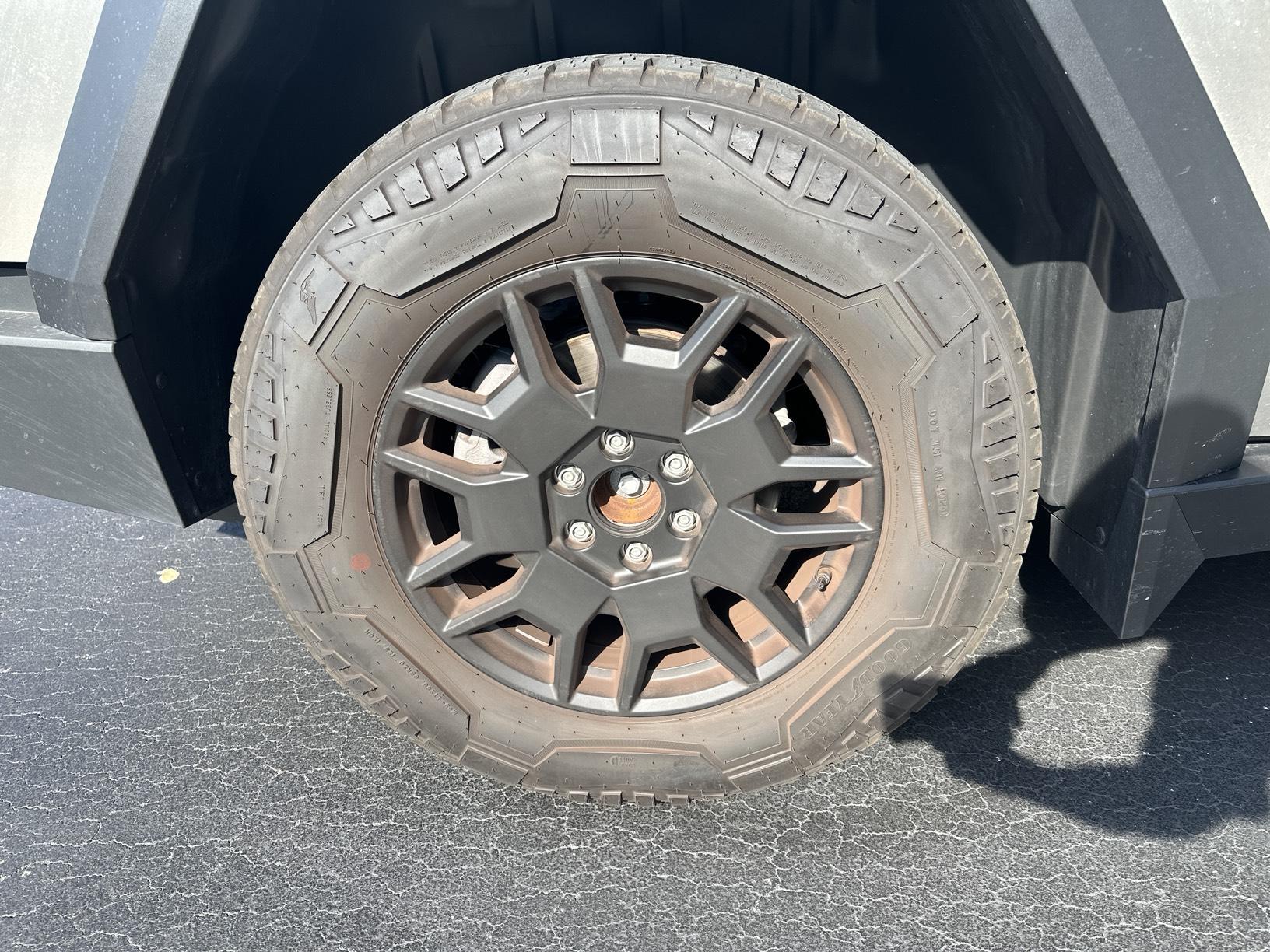 Tesla Cybertruck Brake Dust on Rear Tires? IMG_2176