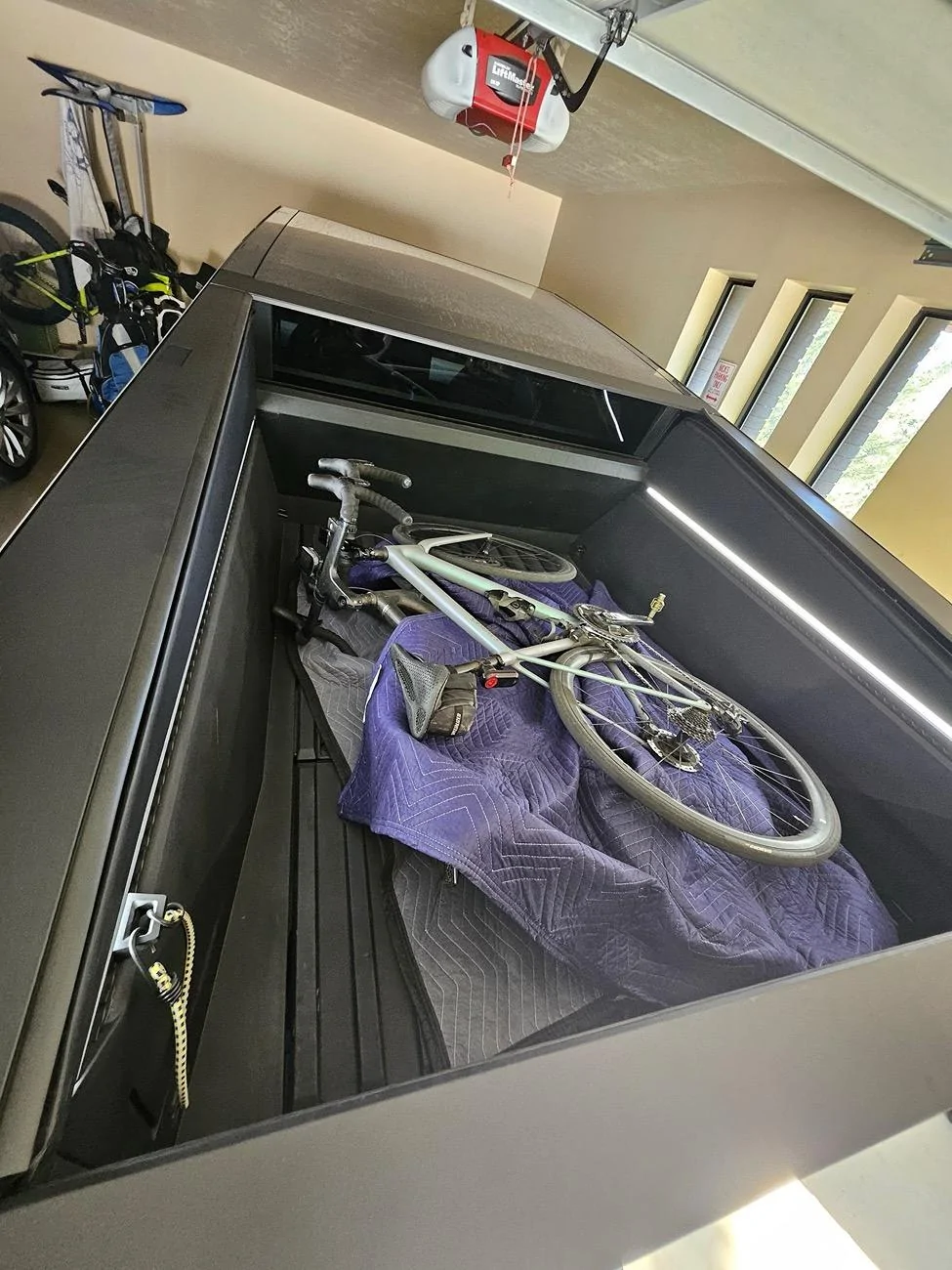 Tesla Cybertruck Ordered a Rivian R1T after owning a Cybertruck for three months Image 21