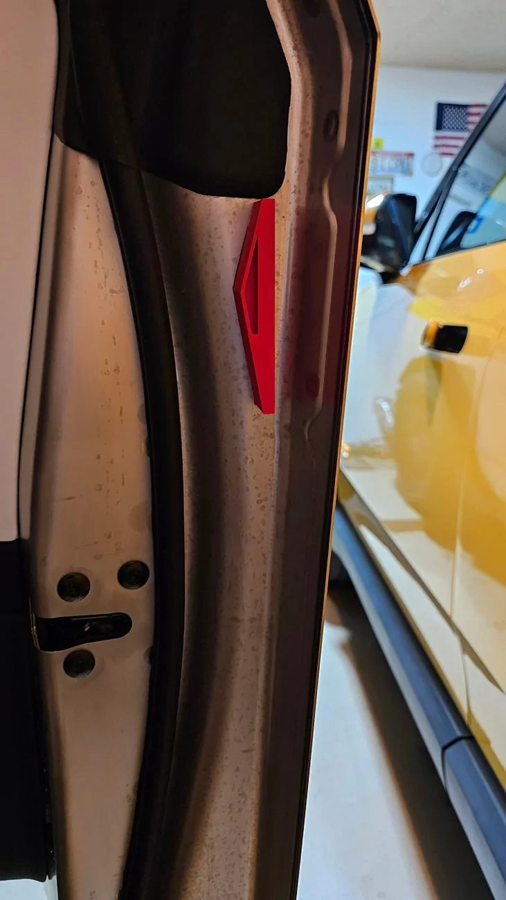 Tesla Cybertruck Finger Print less door handles (glow in the dark) 20240702_212646