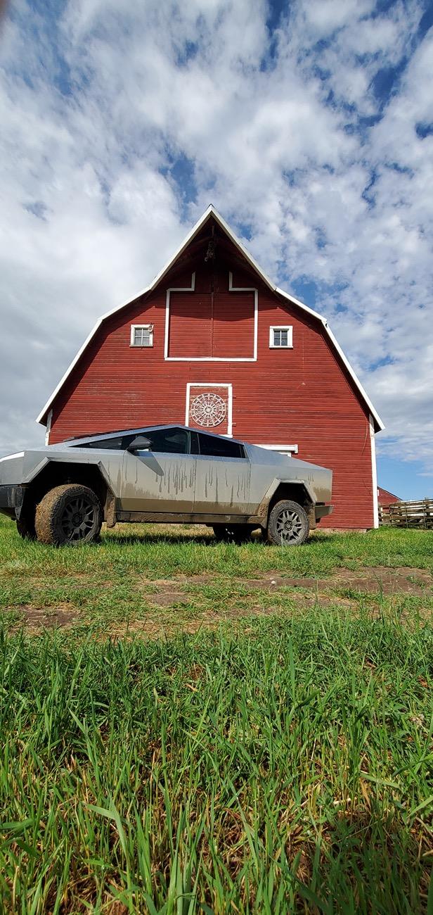 Tesla Cybertruck My "Montana Wrap" Resized_20240706_102720