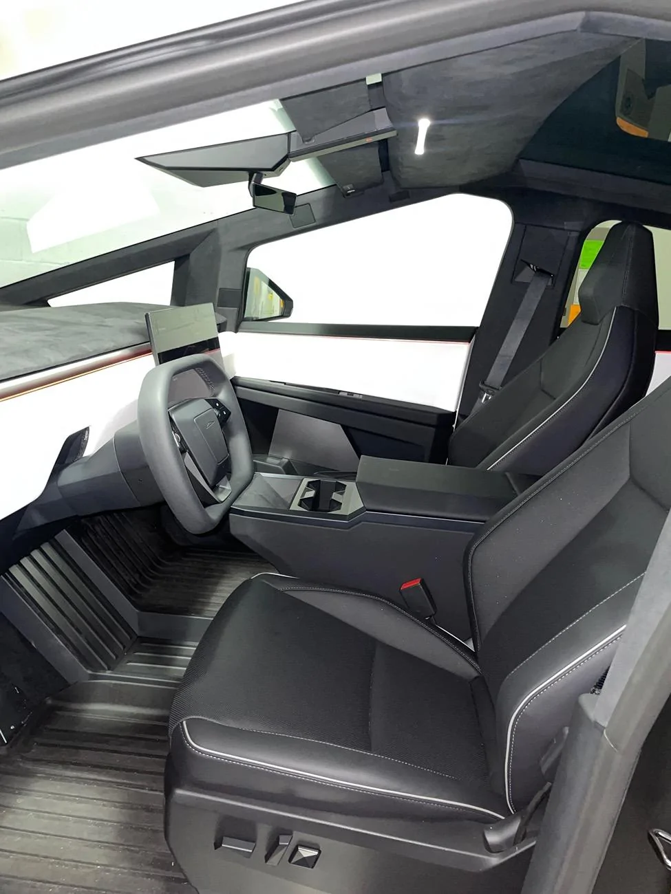 Tesla Cybertruck Beast vs AWD interior photos? IMG_5150