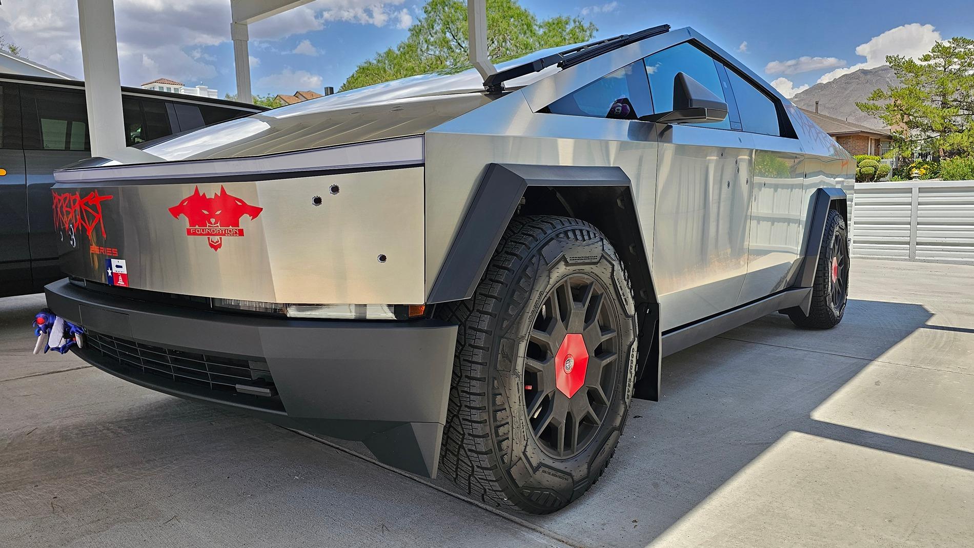 Tesla Cybertruck Should we worry about the wiper until fixed? 20240710_145835