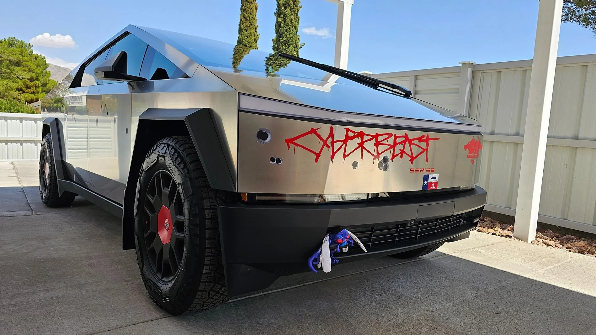 Tesla Cybertruck Should we worry about the wiper until fixed? 20240710_145815