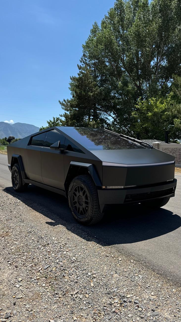 Tesla Cybertruck Tinting Front Windshield Not Possible Because Glass Too Large? IMG_4046