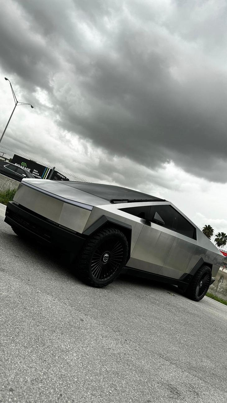 Tesla Cybertruck Daily random Cybertruck photos thread - Post Yours! 📸 🤳 93a428f7-5f79-4e31-a2ba-024cc60e5c76