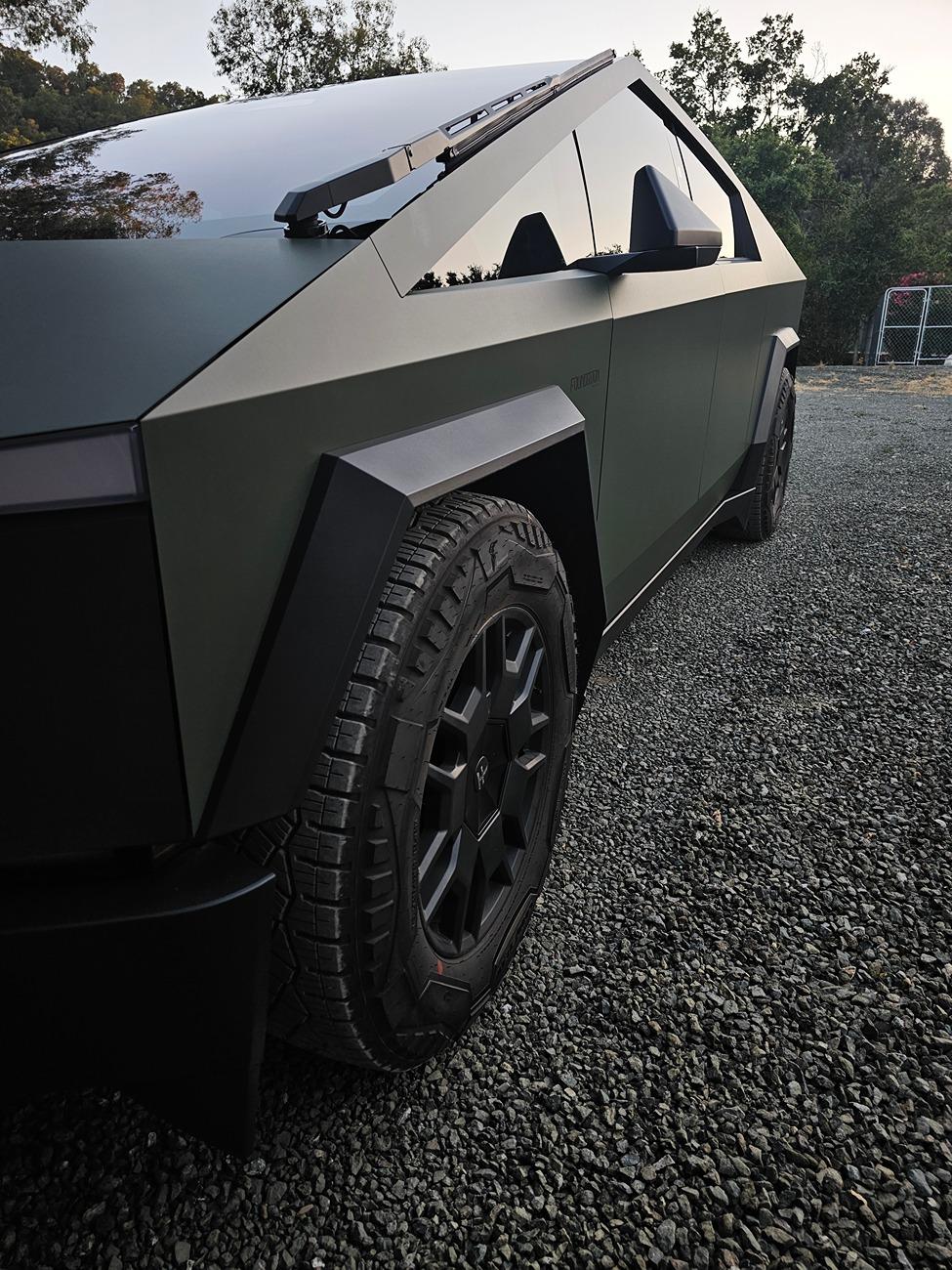 Tesla Cybertruck Tinting Front Windshield Not Possible Because Glass Too Large? 1000008291