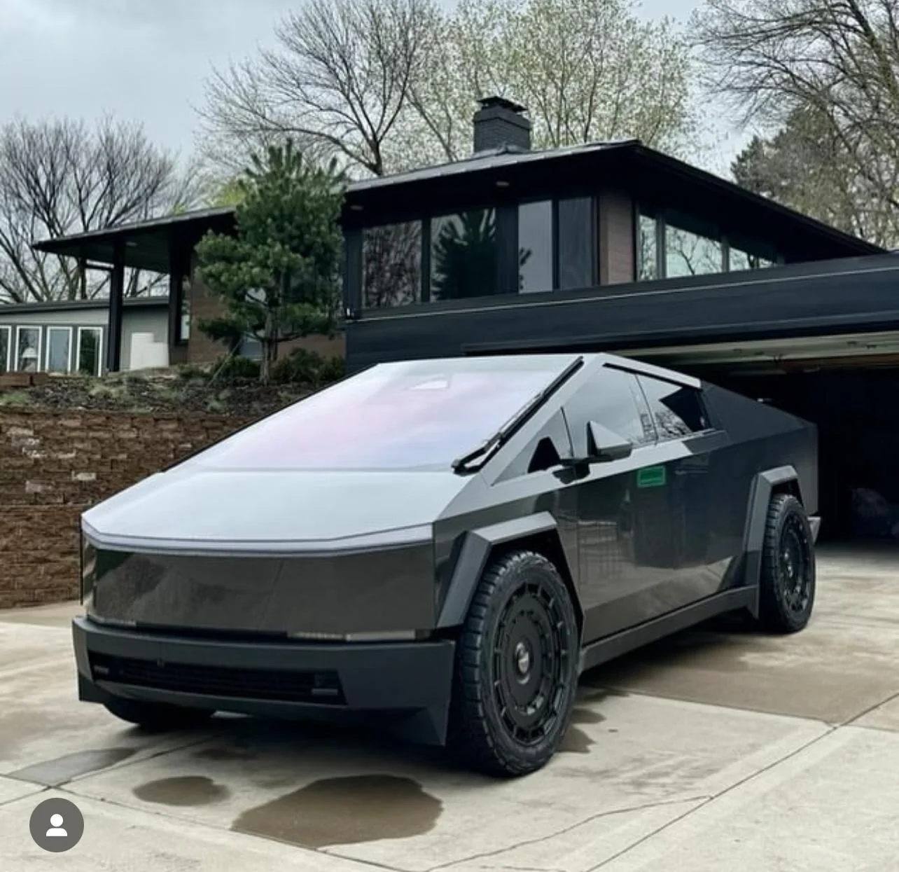 Tesla Cybertruck Aftermarket Black Interior + 24" Inch Wheels IMG_2016