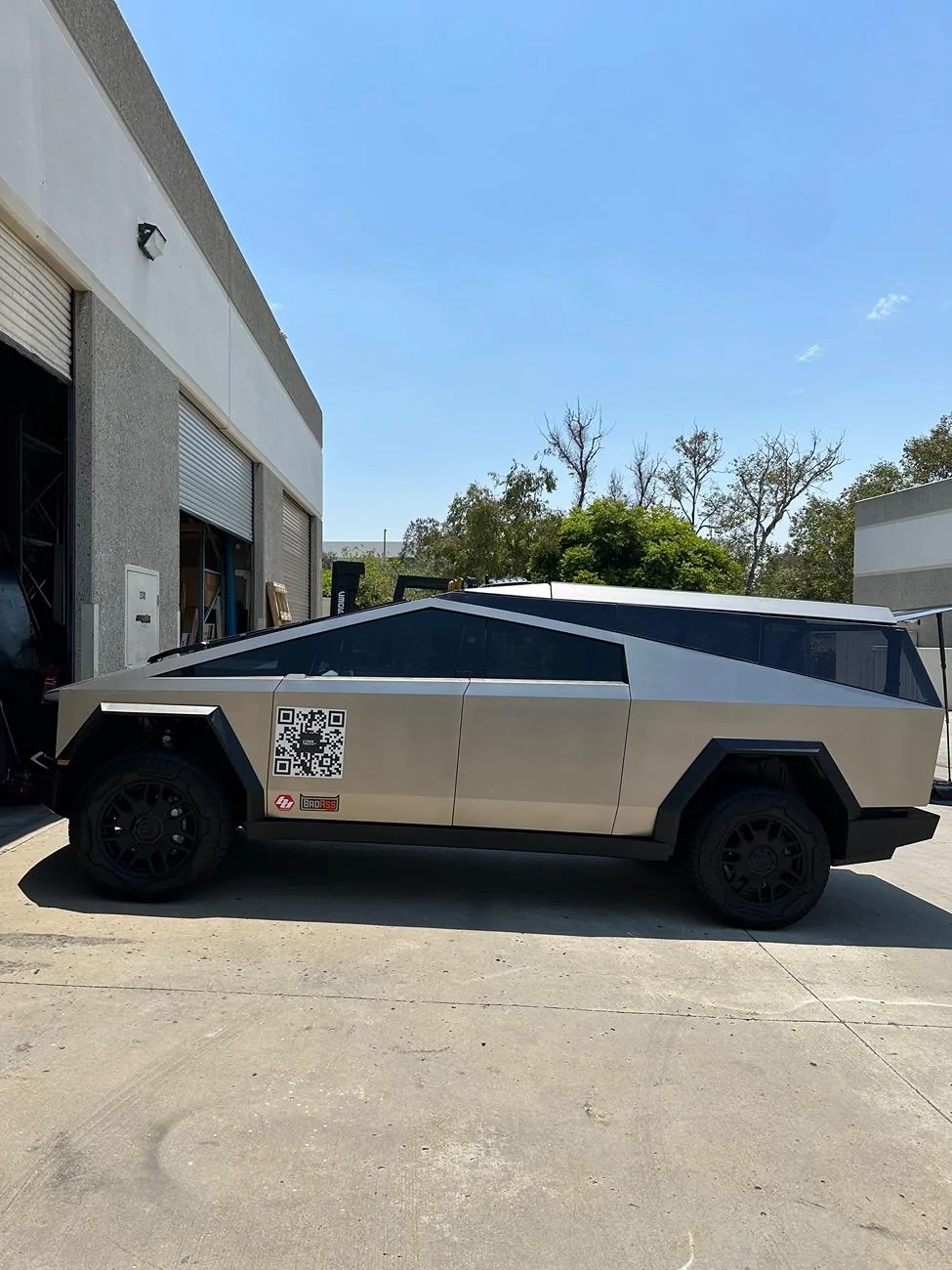 Tesla Cybertruck 37's tires (37" x 12.5" inch) test fit on Cybertruck IMG_2121