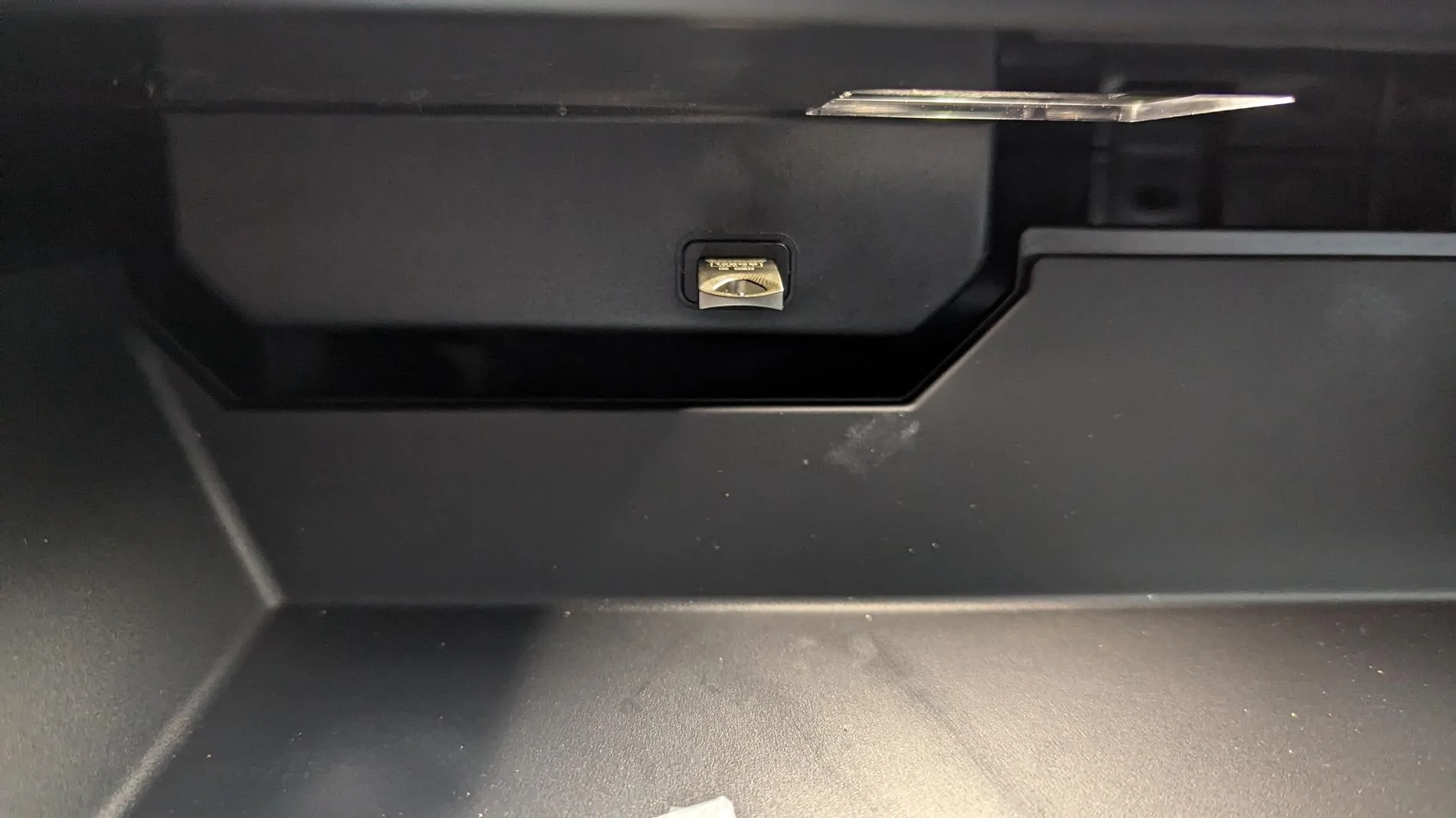Tesla Cybertruck Memory Storage Device for Sentry Mode / Cameras ? 1000031205