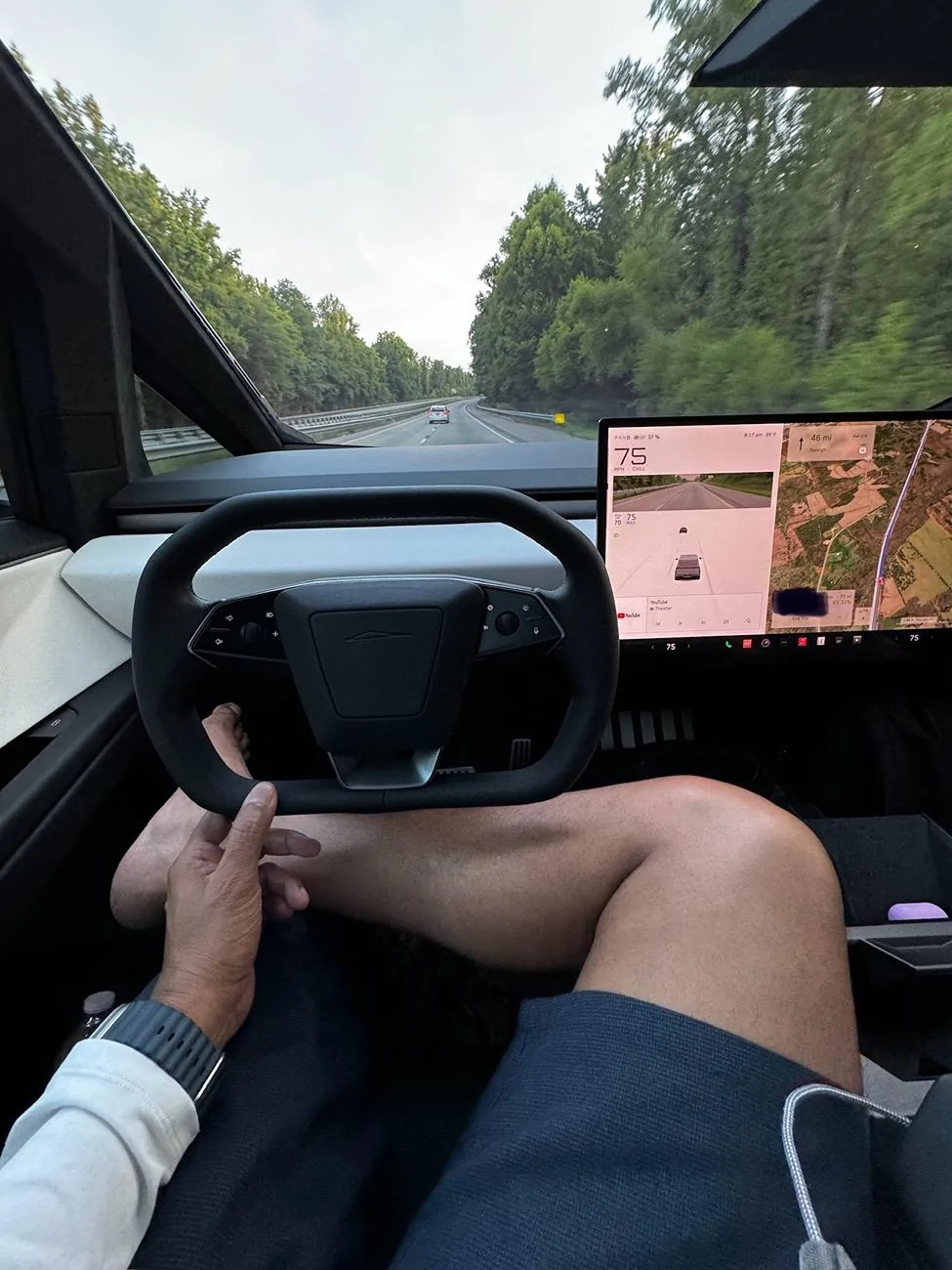 Tesla Cybertruck CT owners, tell us about the steering wheel IMG_6356