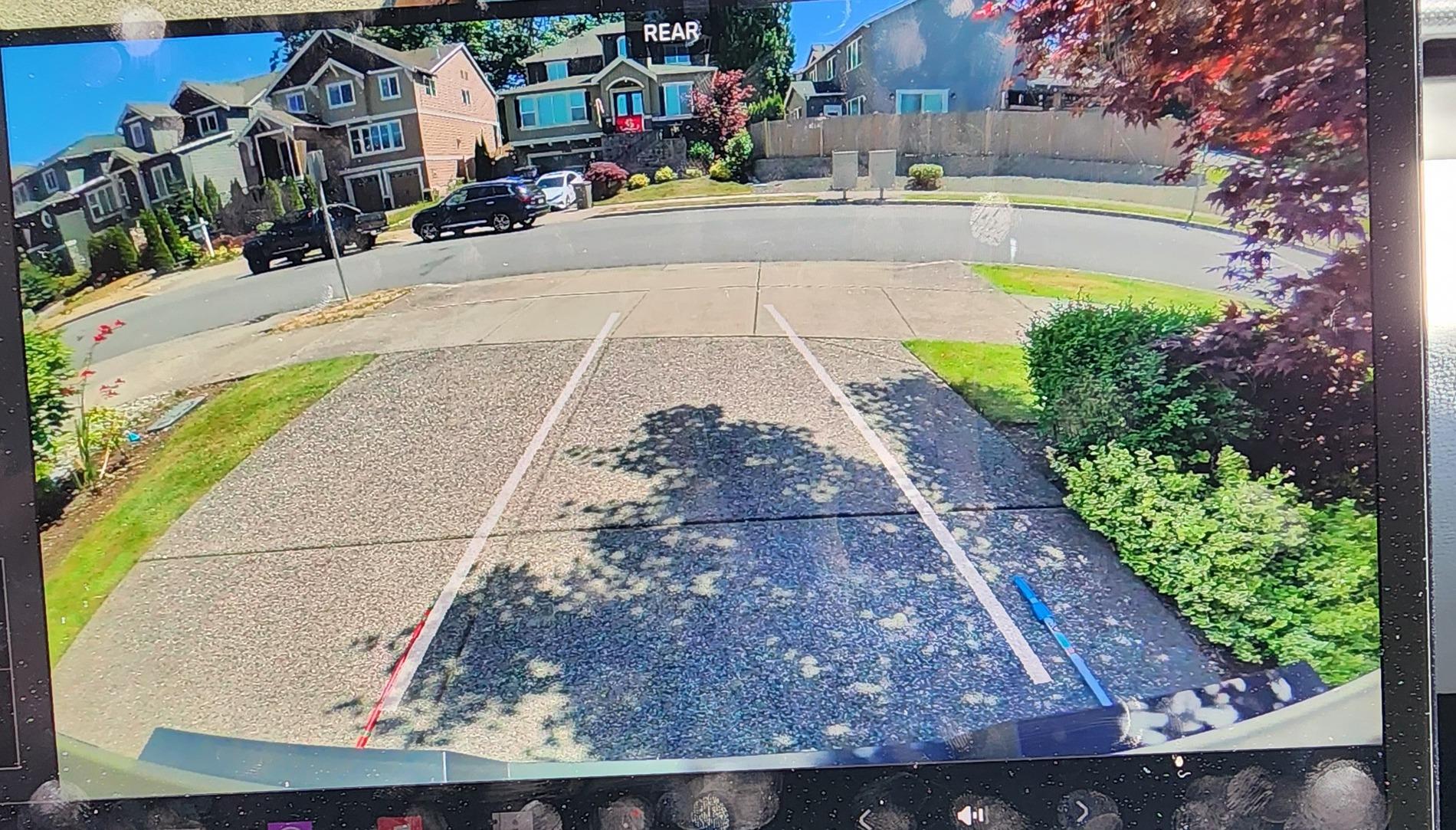 Tesla Cybertruck Front and rear guide lines are incorrect. 20240712_142116