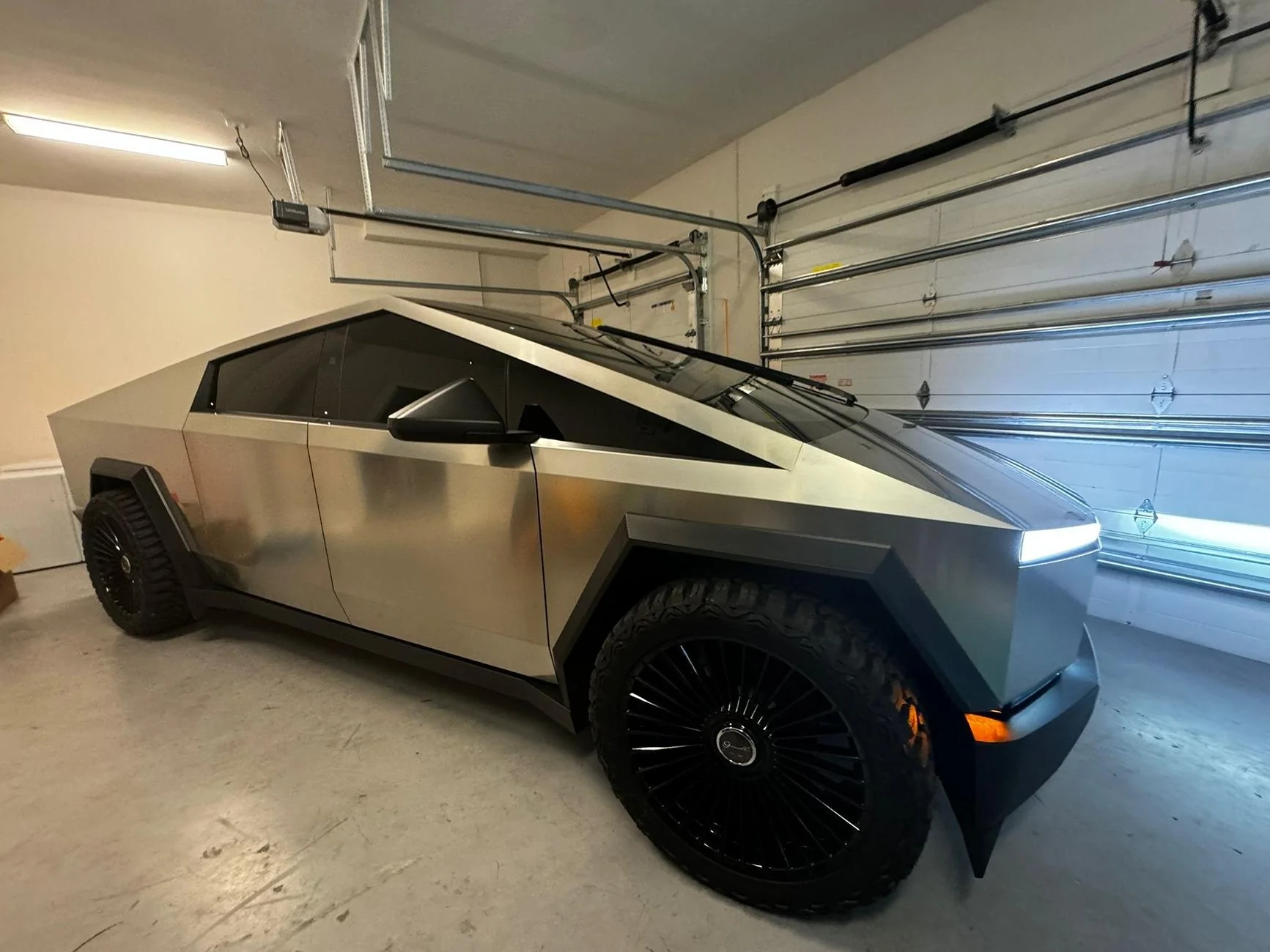 Tesla Cybertruck Aftermarket Black Interior + 24" Inch Wheels d3afbea3-d7c0-43db-8d9e-163683ba0f8d