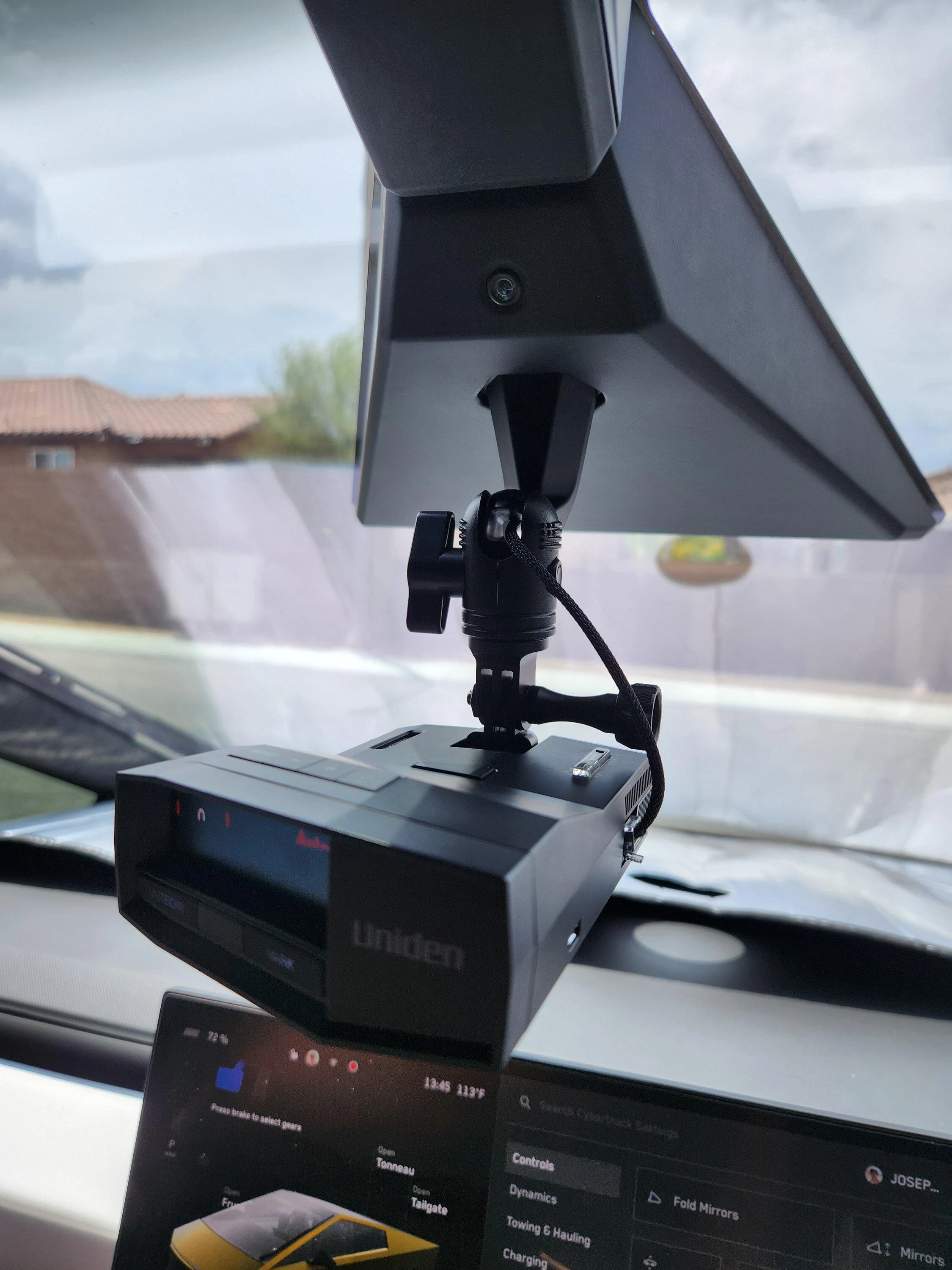 Tesla Cybertruck Replaced rearview mirror with Radar Detector 20240713_134553