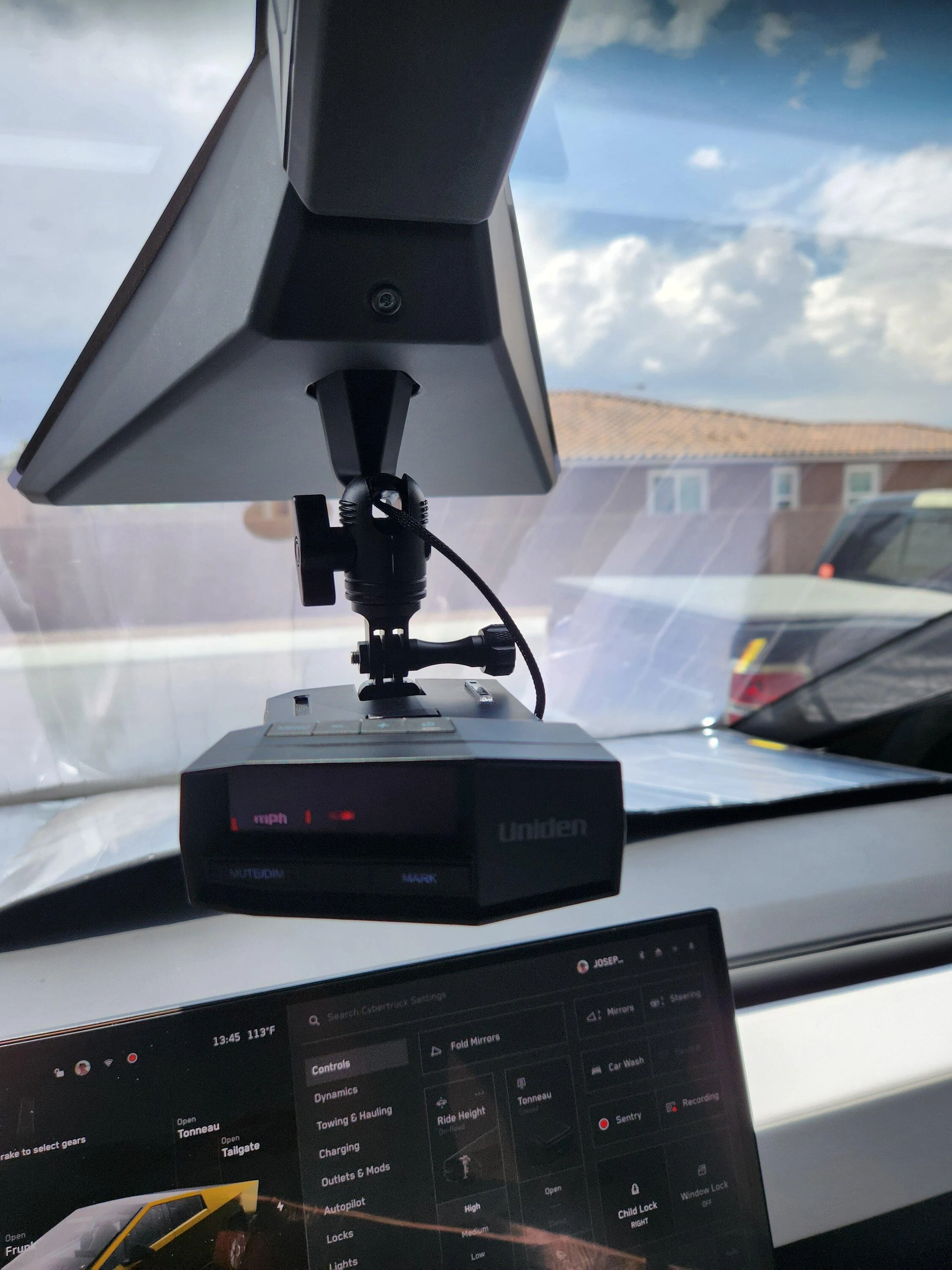 Tesla Cybertruck Replaced rearview mirror with Radar Detector 20240713_134550