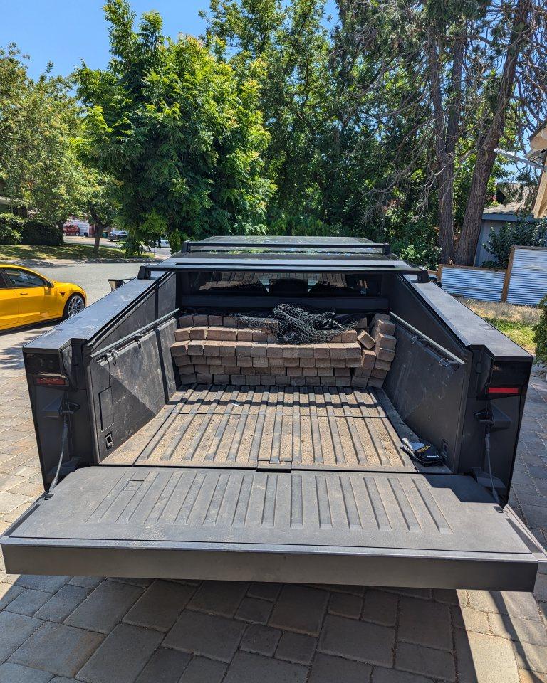 Tesla Cybertruck What Are You Hauling in your Cybertruck? 🦾 👷‍♂️ IMG_20240714_144310_098