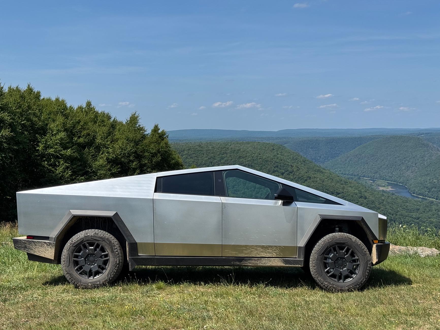 Tesla Cybertruck Daily random Cybertruck photos thread - Post Yours! 📸 🤳 IMG_4687