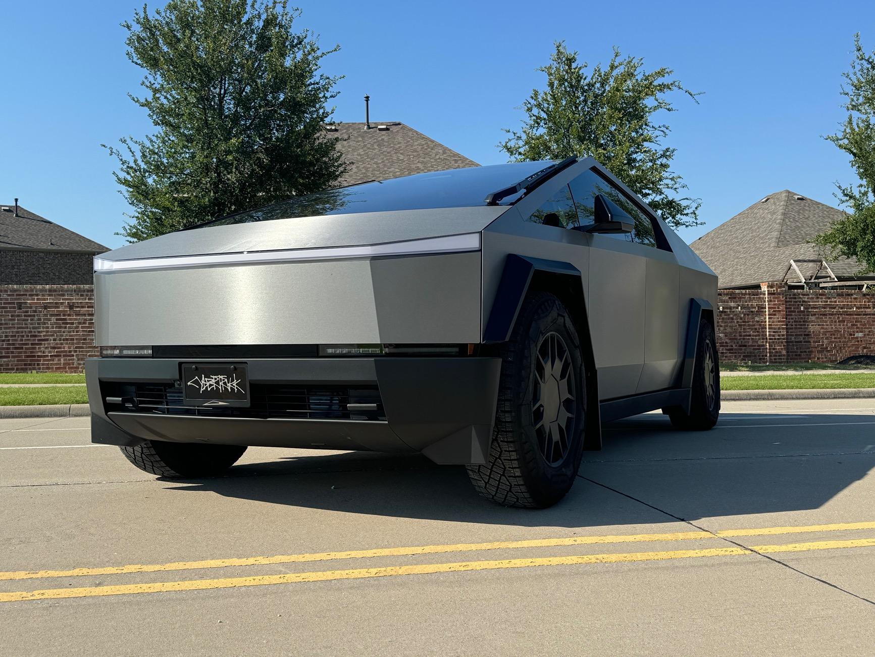 Tesla Cybertruck Brushed Steel Wrap (Avery) IMG_6598