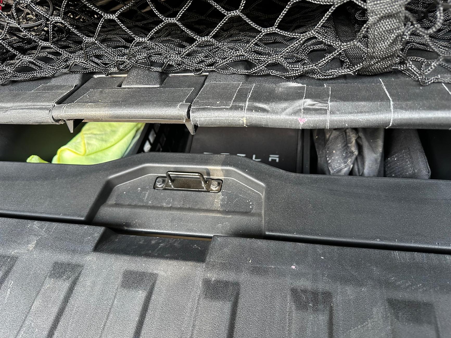 Tesla Cybertruck Huge gap between tailgate and bed of the Cybertruck IMG_1874