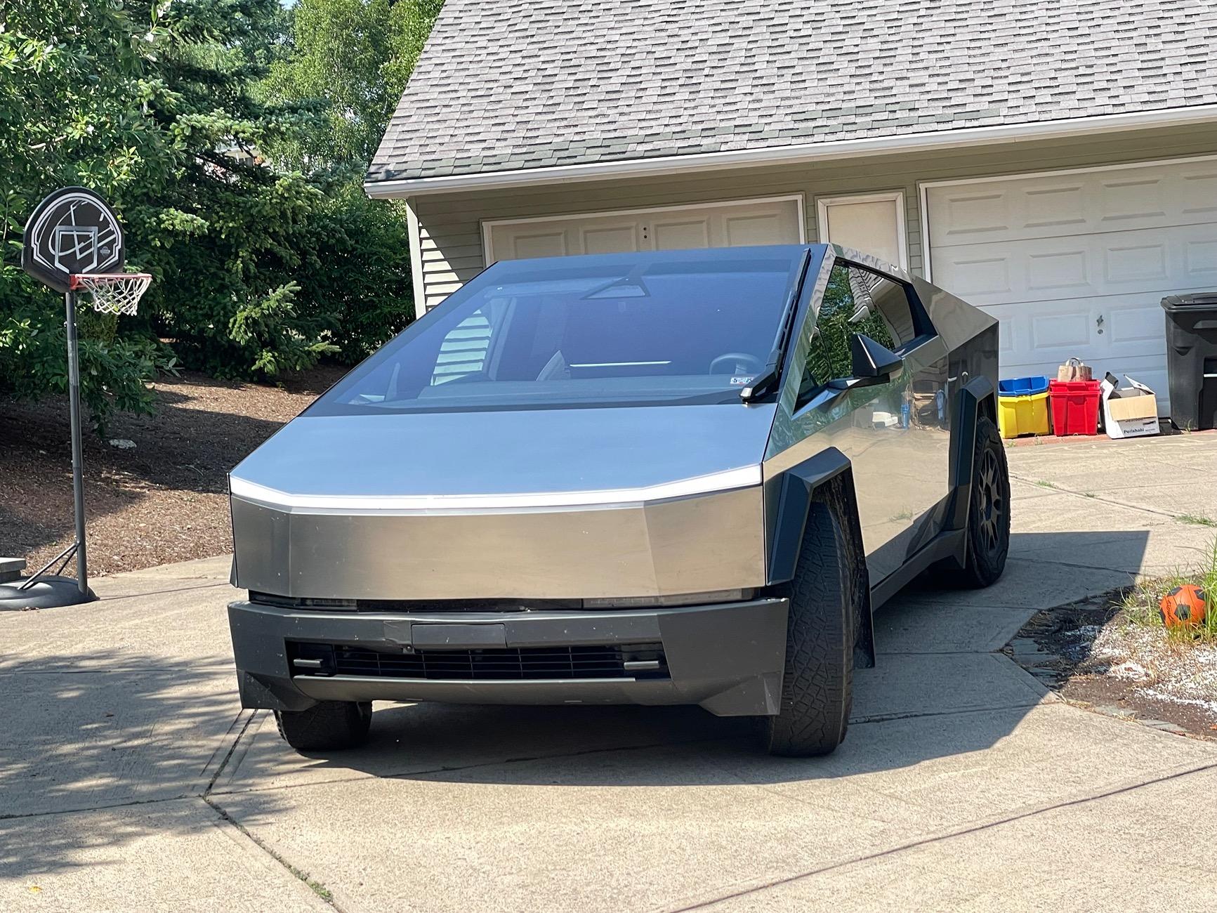 Tesla Cybertruck Hit a deer going 50mph! WOW tough Truck! IMG_6377